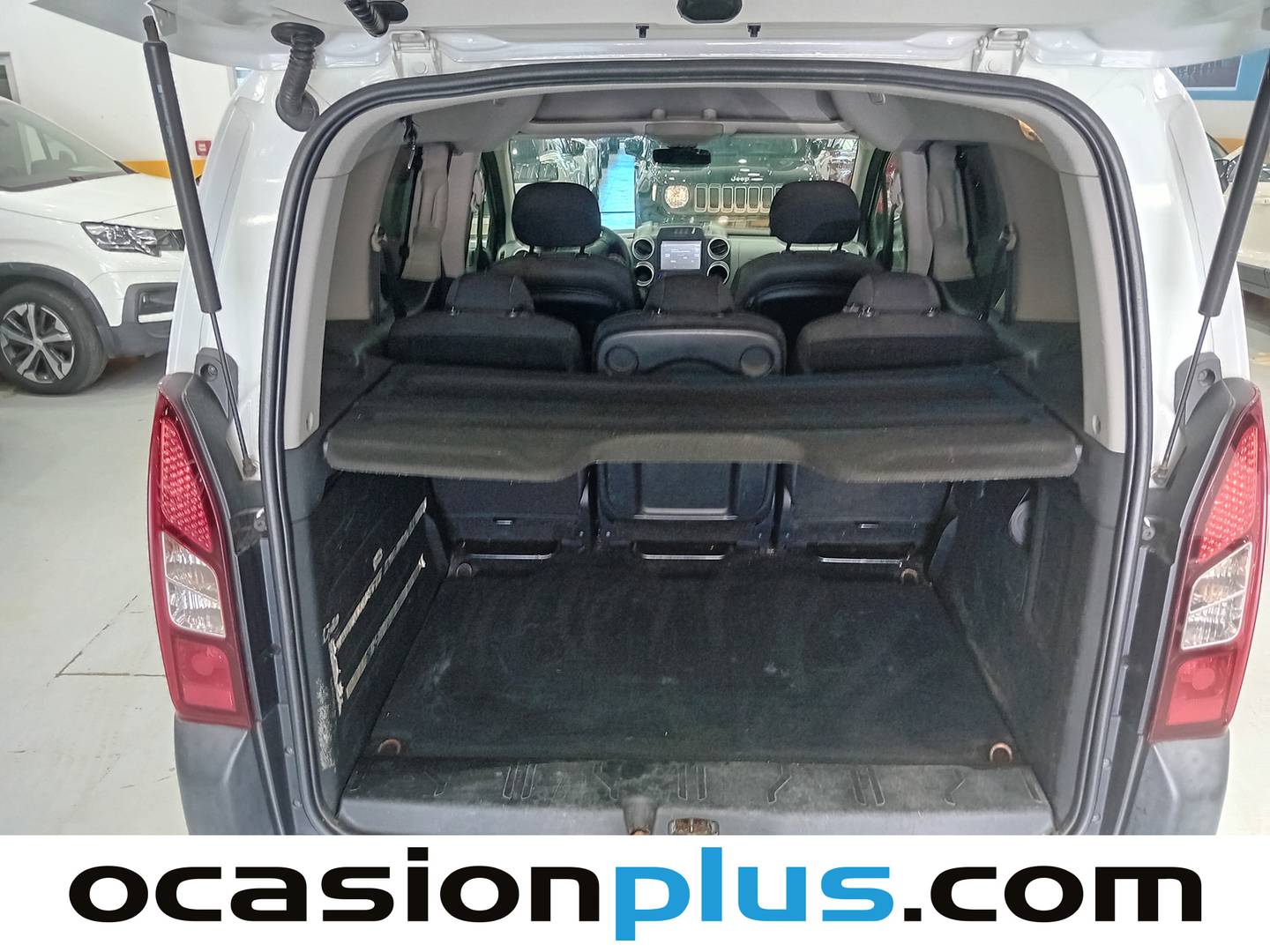 Foto Peugeot Partner Peugeot Partner Tepee Combi 1.6 BlueHDI Adventure Edition (100 CV)