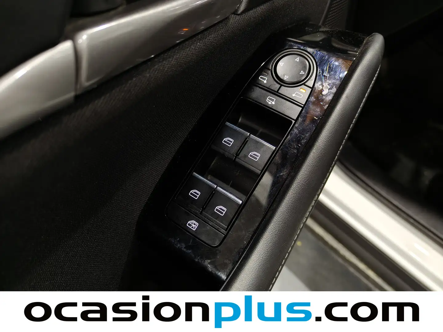 Foto Mazda CX-30 Mazda CX-30 2.5 e-Skyactive G MHEV Prime-Line AT  (140 CV)