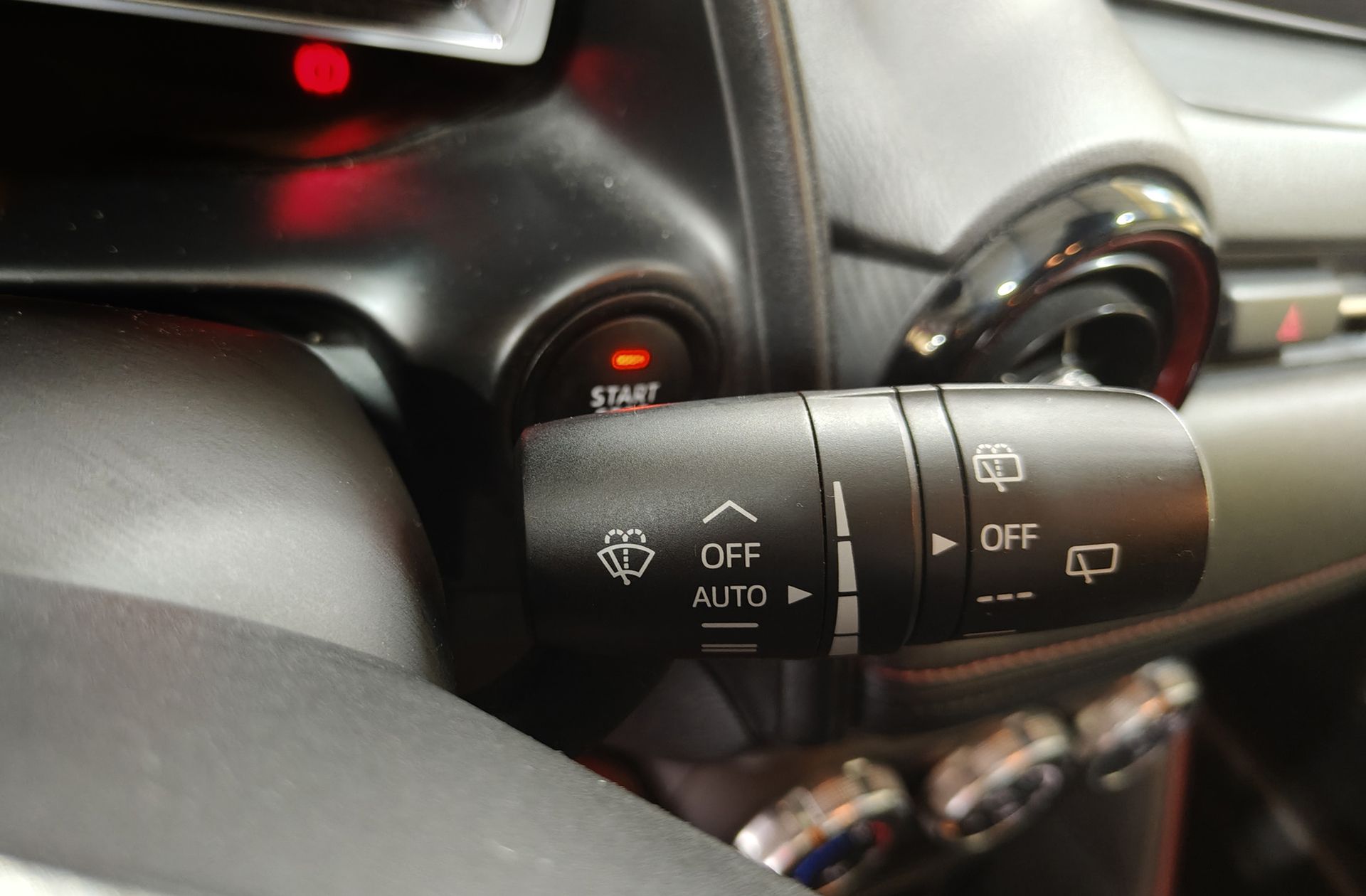 Mazda CX-3 2.0 Skyactiv GE Luxury 2WD - foto 24
