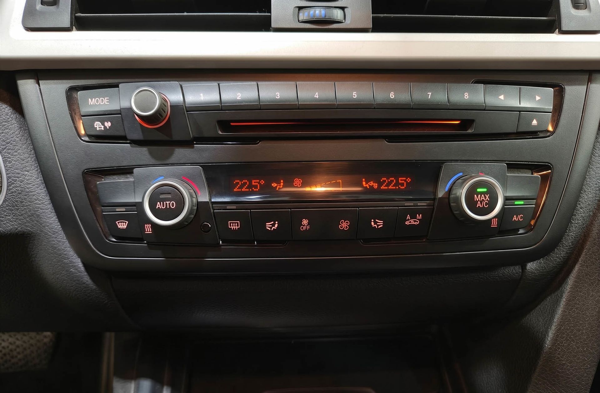 BMW Serie 3 318d Touring - foto 31