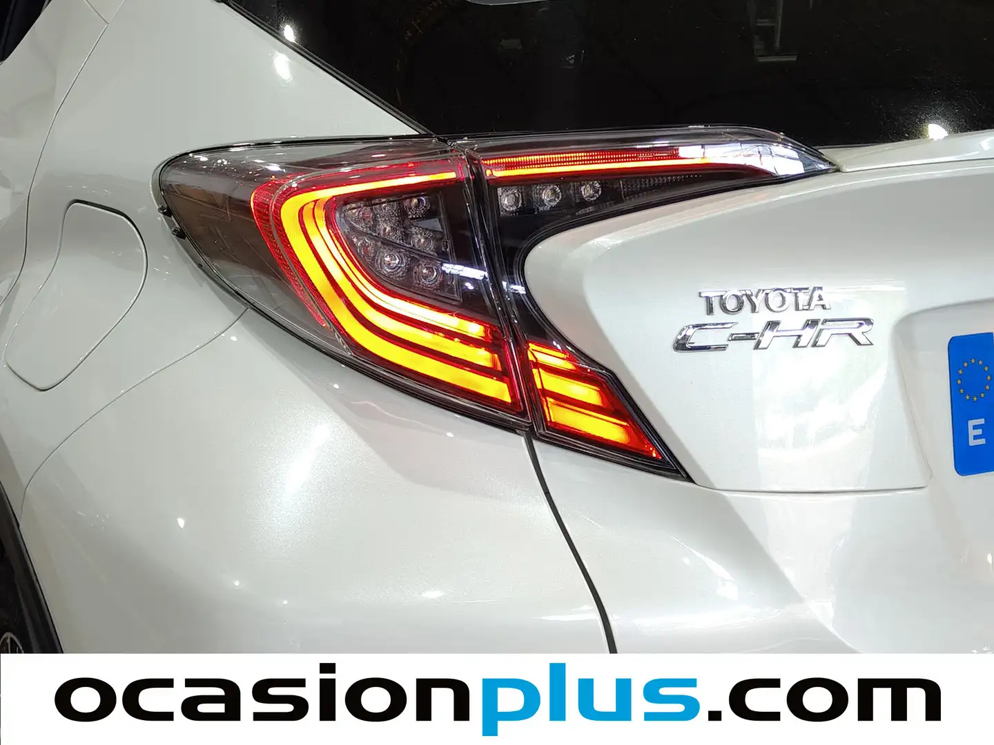 Foto Toyota C-HR Toyota C-HR 1.8 125H Style Plus (122 CV)