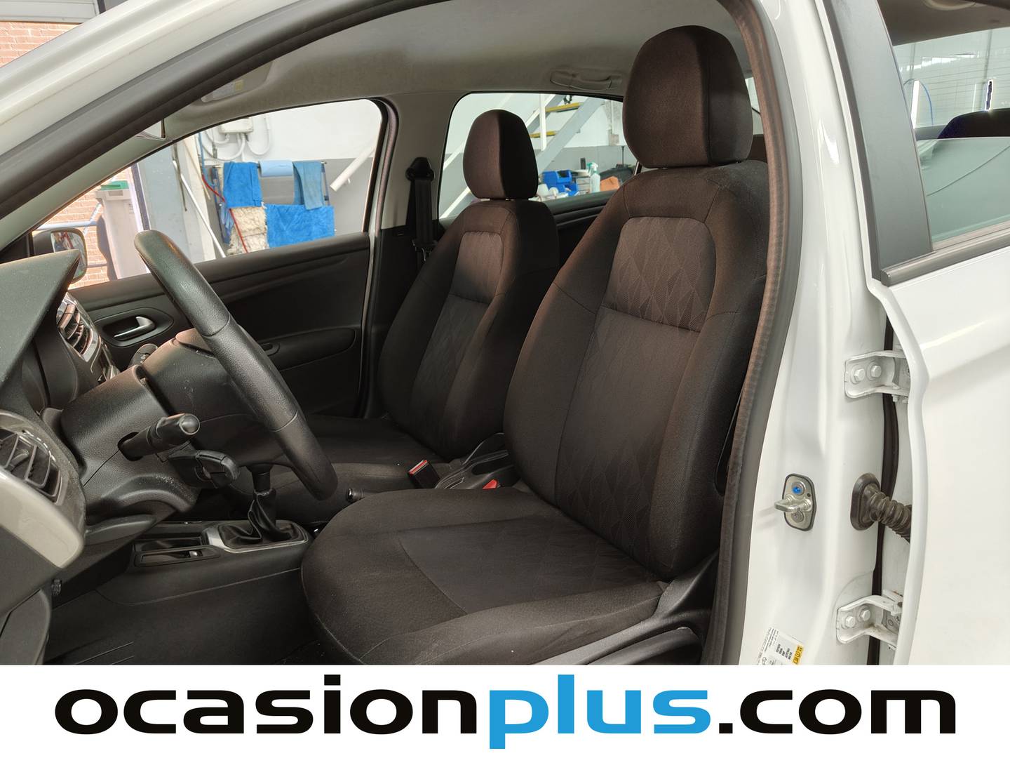 Foto Citroën C-Elysée Citroen C-Elysee BlueHDi 100 Feel  (102 CV)