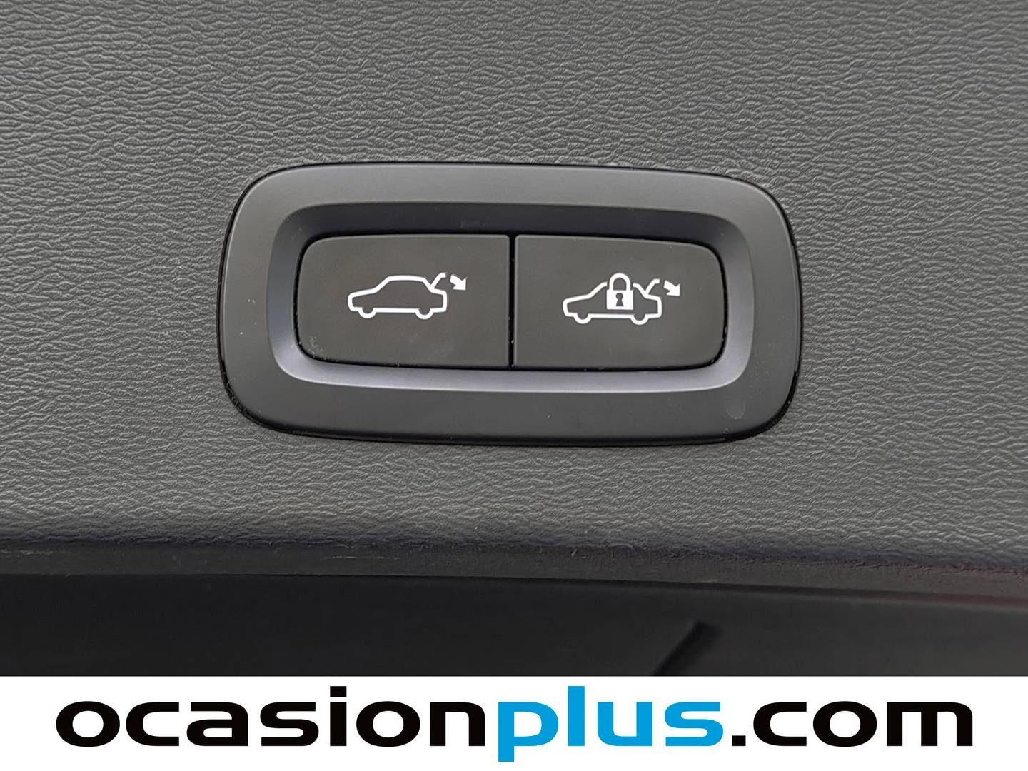 Volvo XC40 Volvo XC40 B3 Gasolina Mild hybrid Plus Dark Auto (163 CV) híbrido