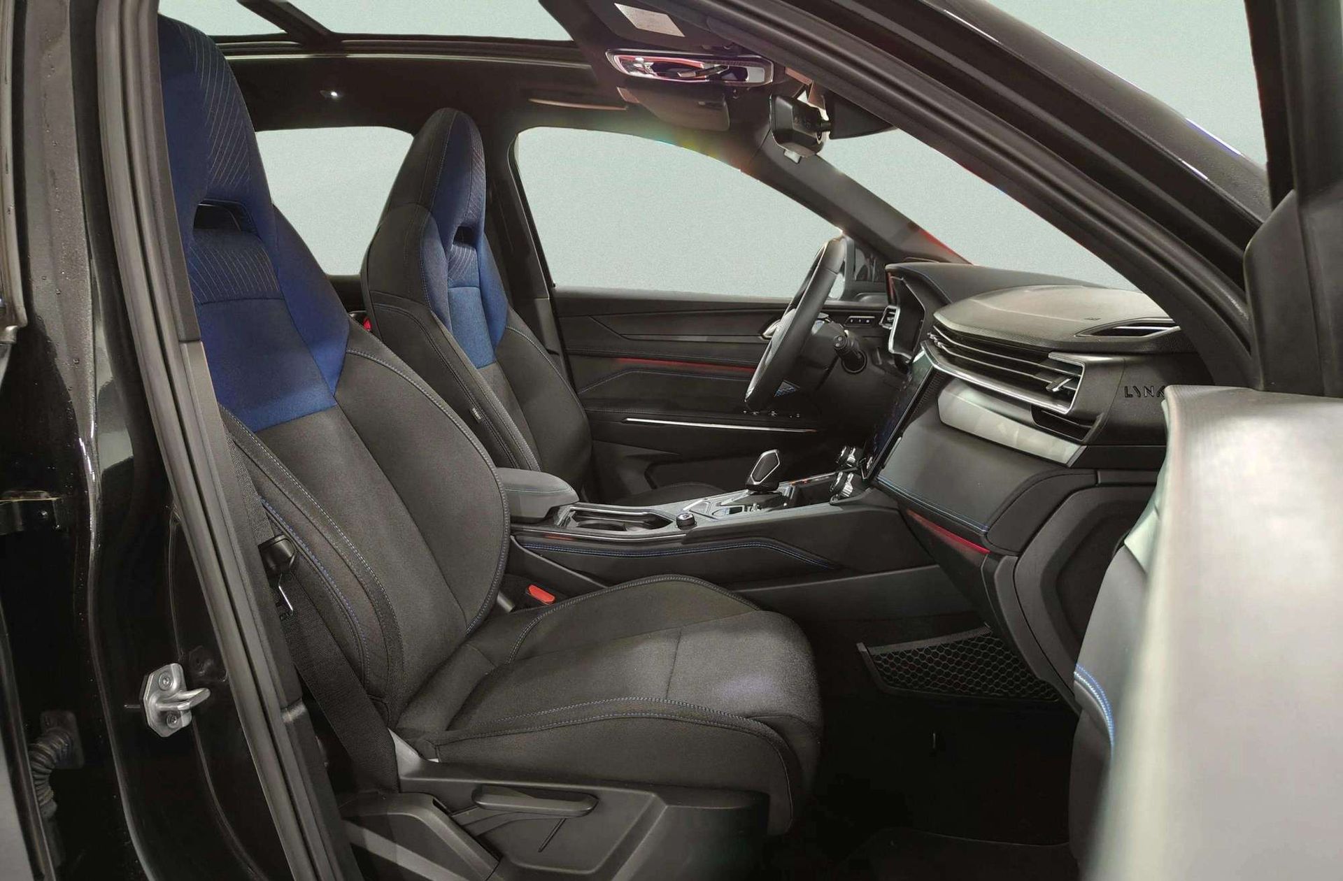 Lynk & Co 01 1.5 PHEV - foto 24