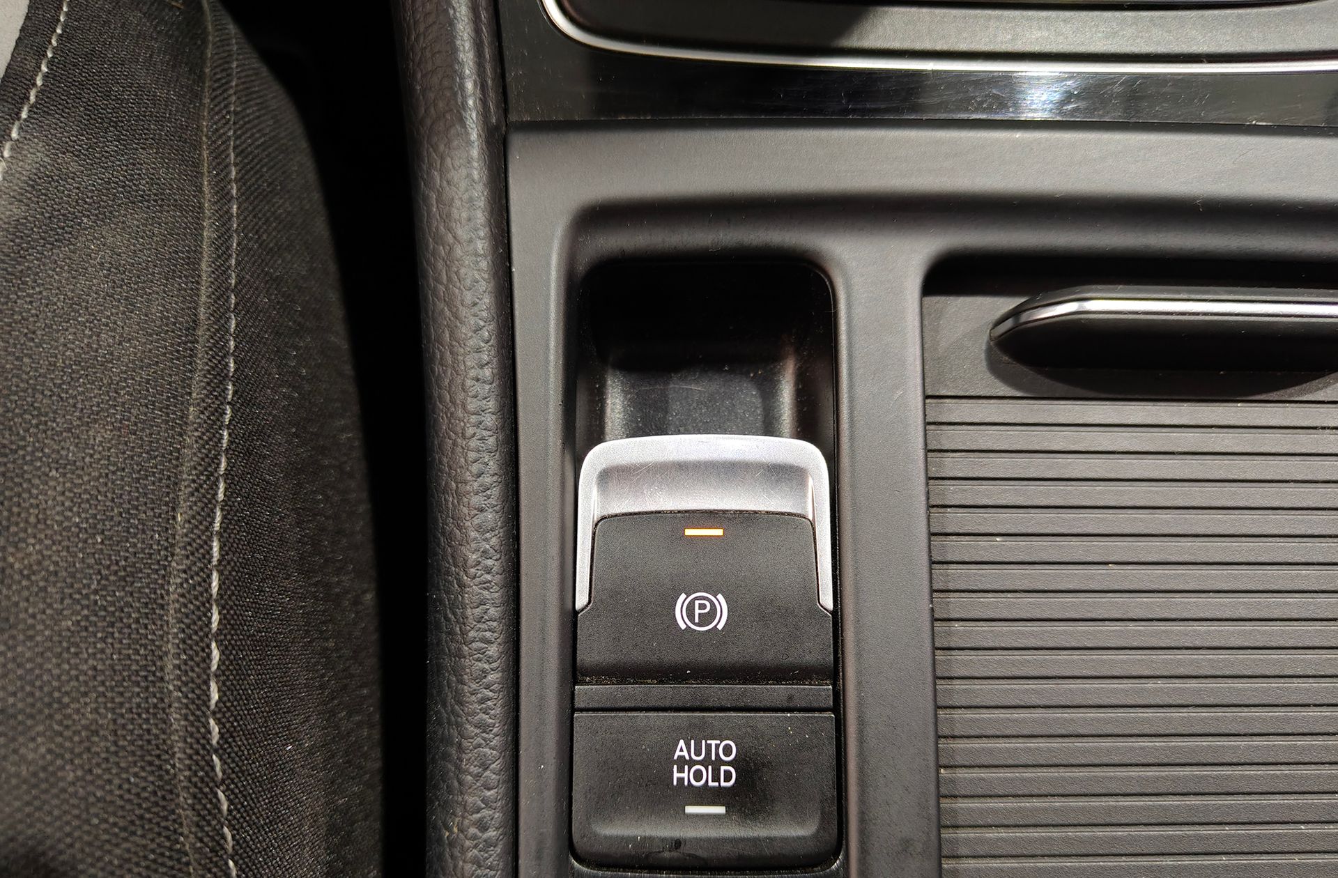 Volkswagen Golf R 2.0 TSI 4Motion - foto 25