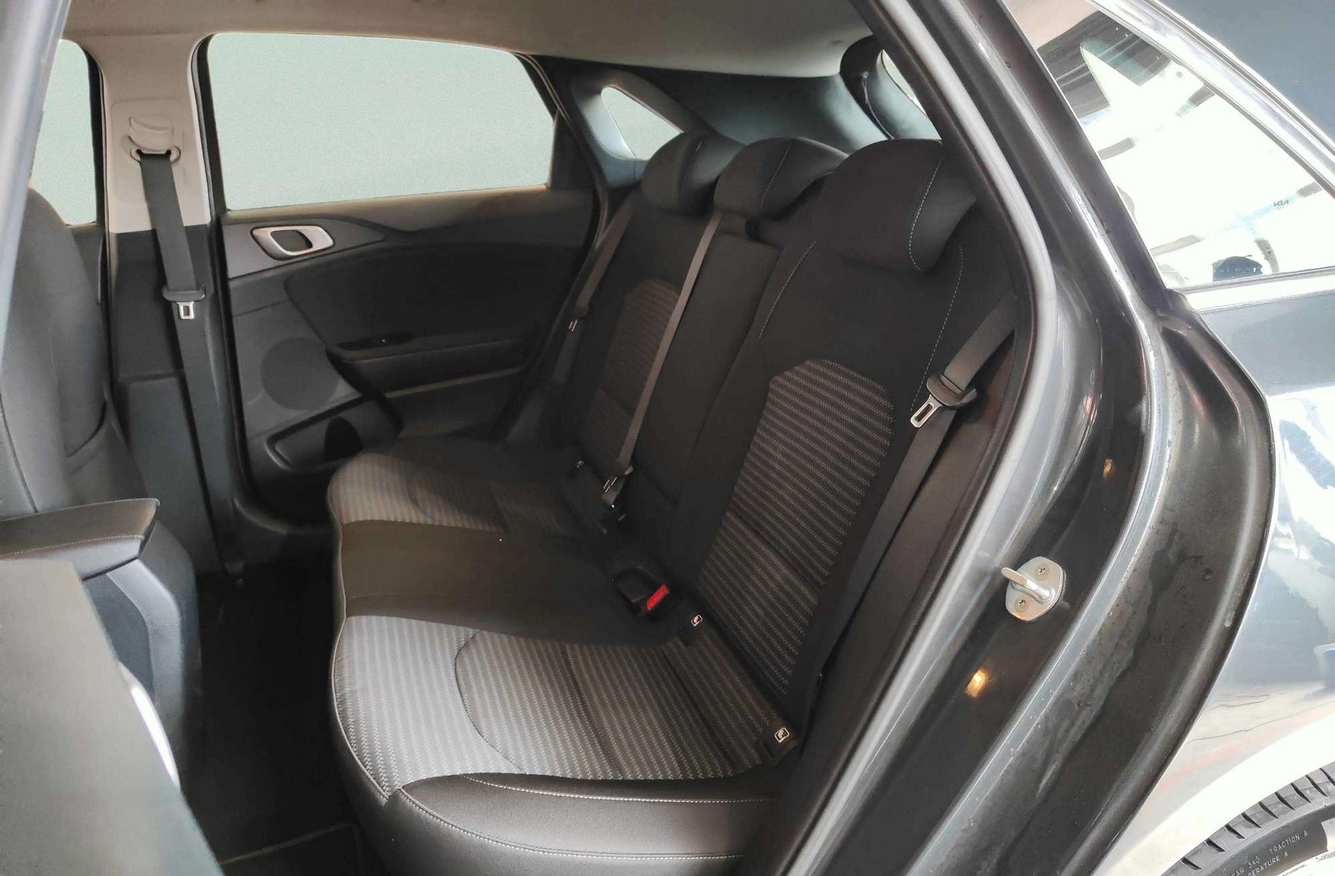 Kia Ceed 1.6 MHEV iMT Drive - foto 13