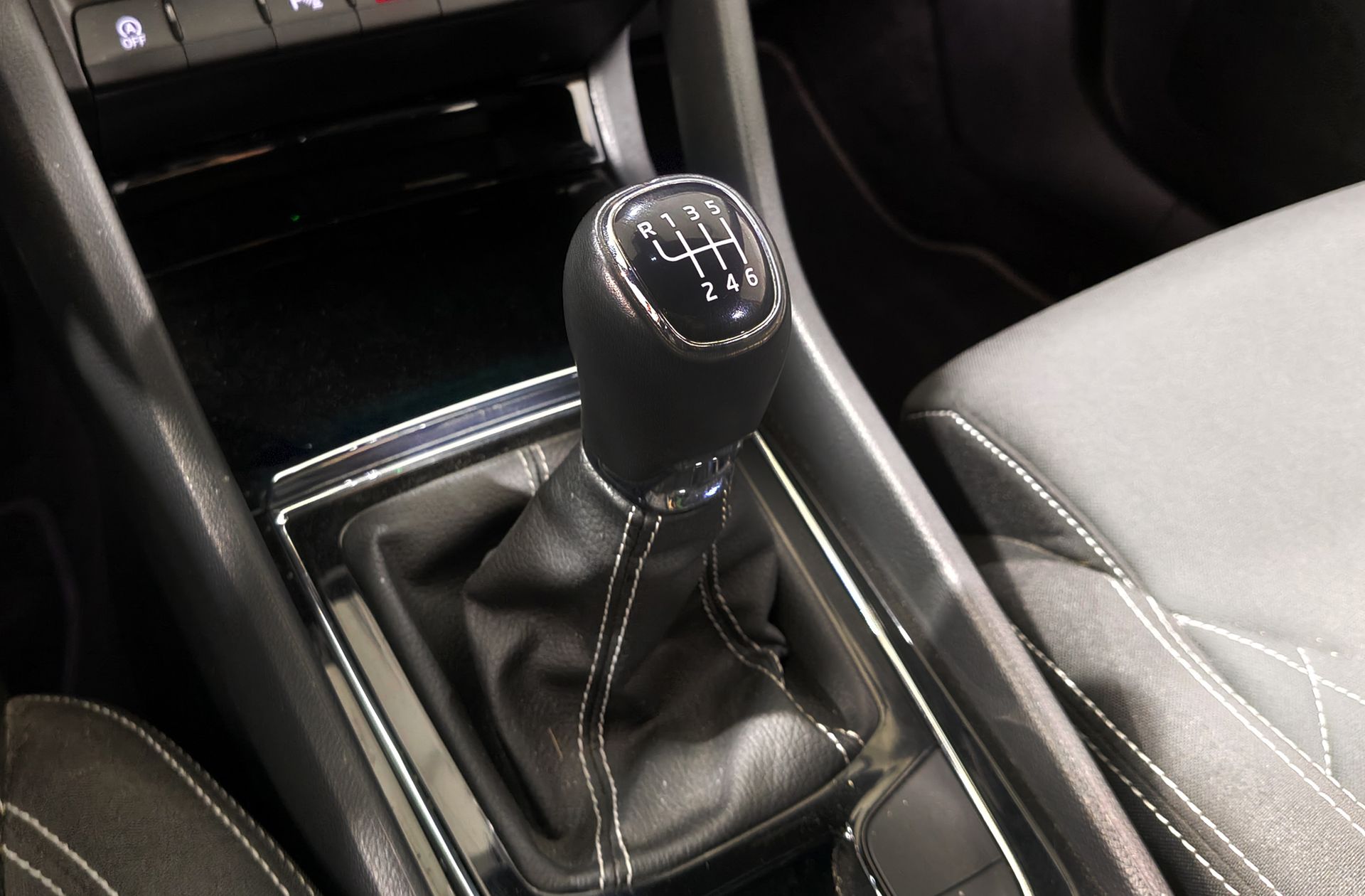 Škoda Karoq 2.0 TDI Sportline - foto 6