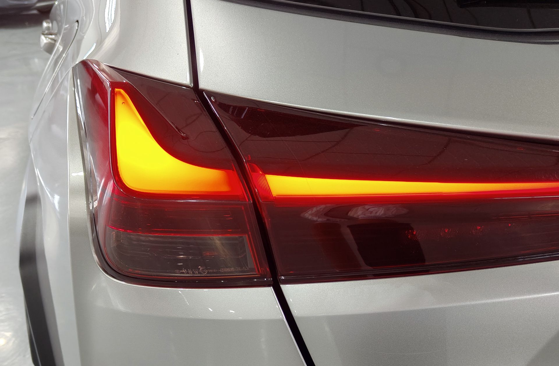 Lexus UX 250h Business 2WD - foto 14