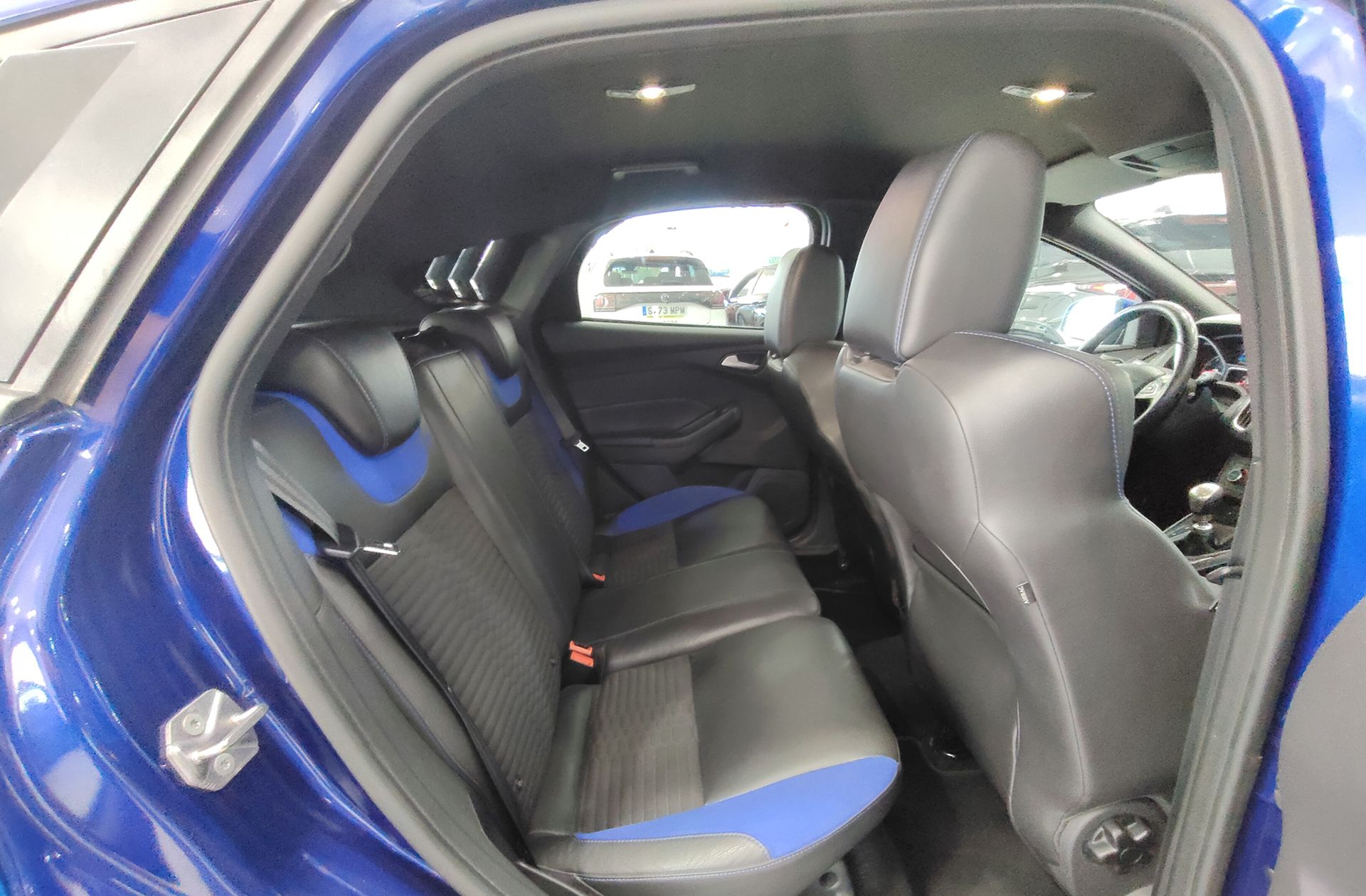 Ford Focus 2.0 EcoBoost ST - foto 17