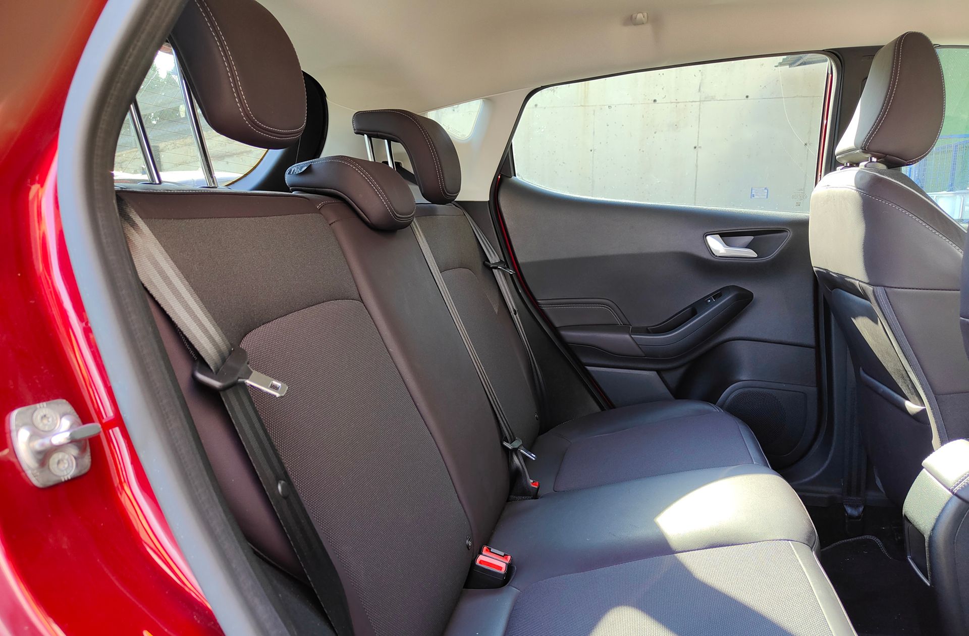 Ford Fiesta 1.0 EcoBoost Vignale - foto 18