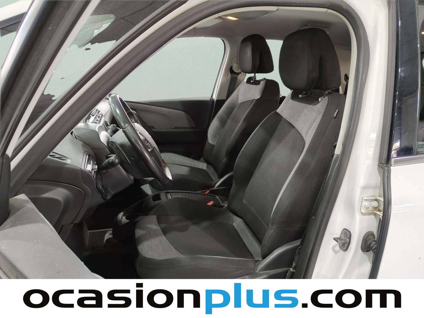 Foto asientos delanteros Citroën C4 Spacetourer Citroën C4 Spacetourer PureTech 130 S&S Live EAT8 (130 CV)