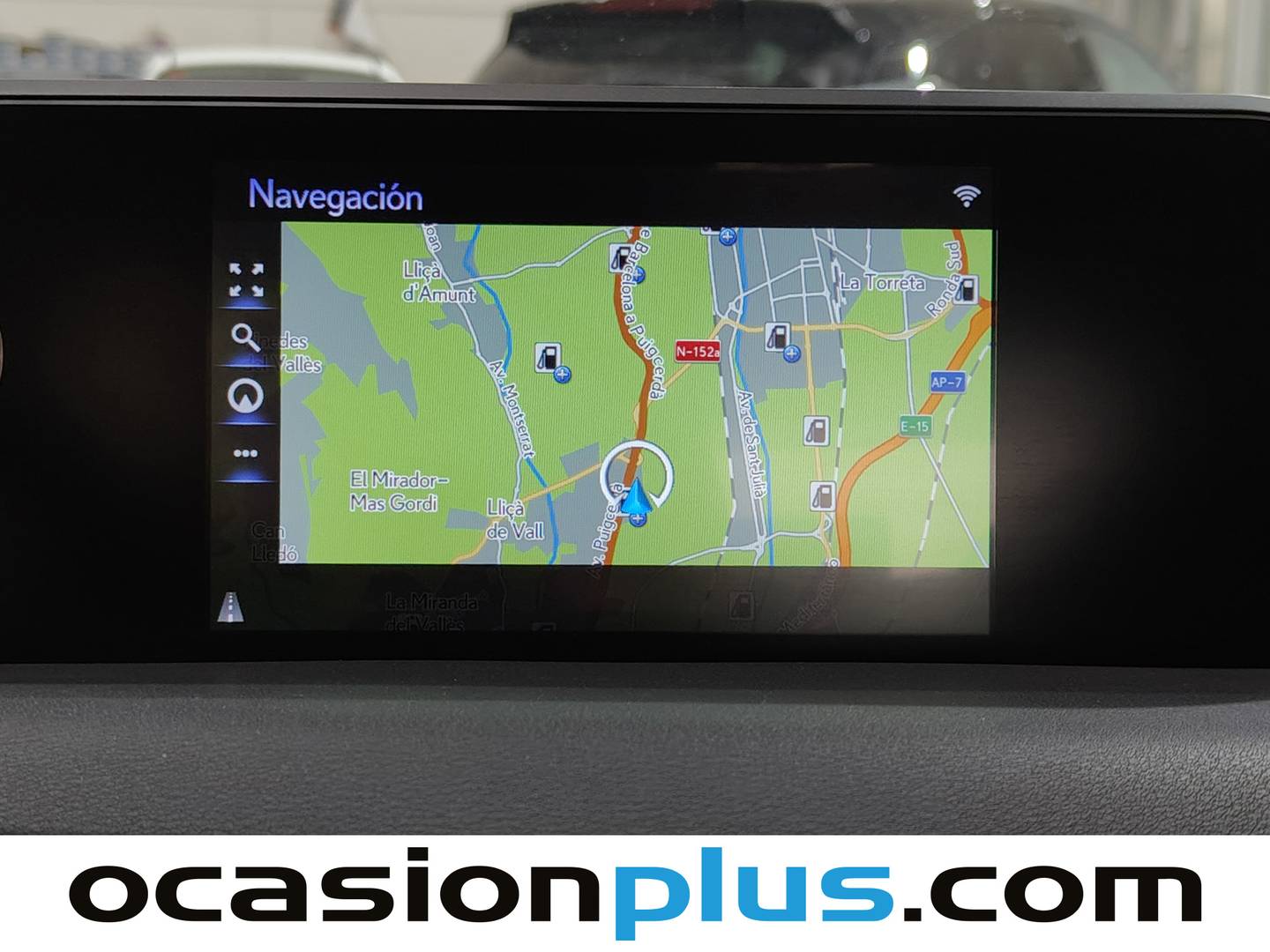 Extras y acabados del Lexus UX Lexus UX 250h Business Navigation 2WD (184 CV)