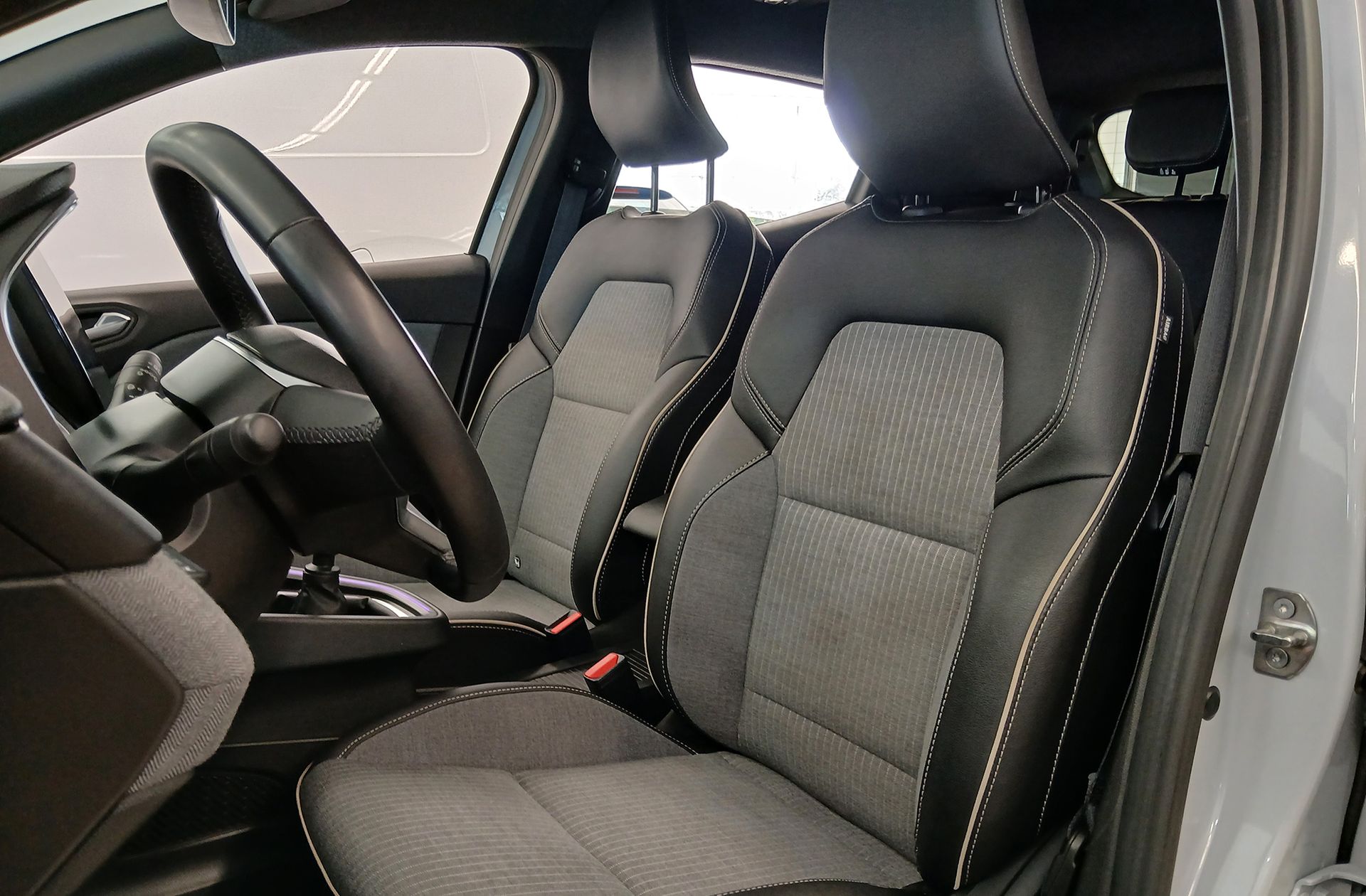 Renault Clio Techno TCe - foto 11