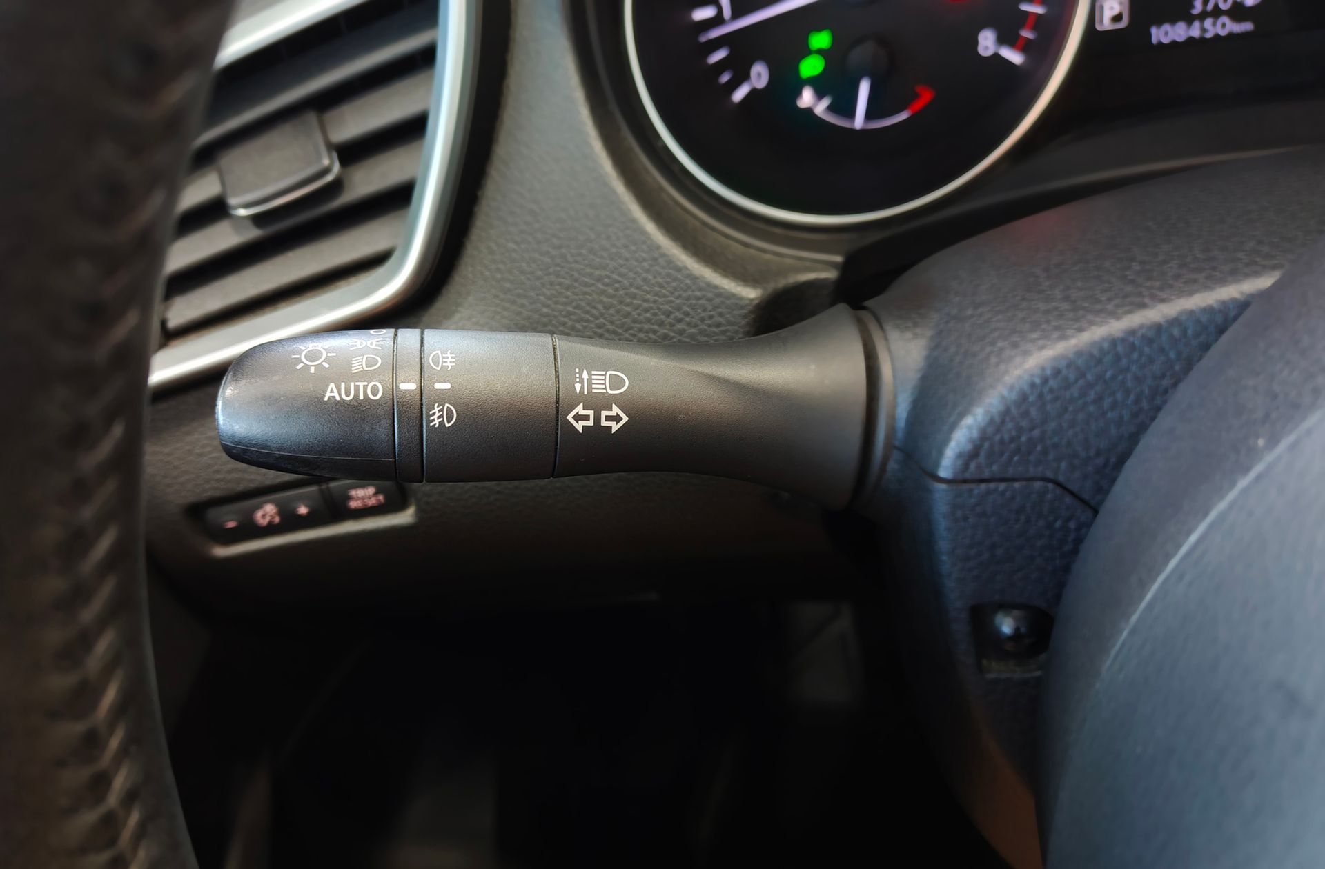 Nissan Qashqai DIG-T 115 N-Connecta Xtronic - foto 31
