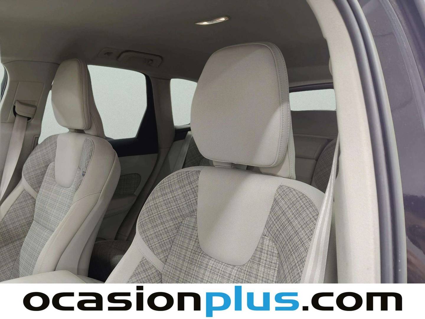 Extras y acabados del Volvo XC60 Volvo XC60 B4 D Core Auto (197 CV)