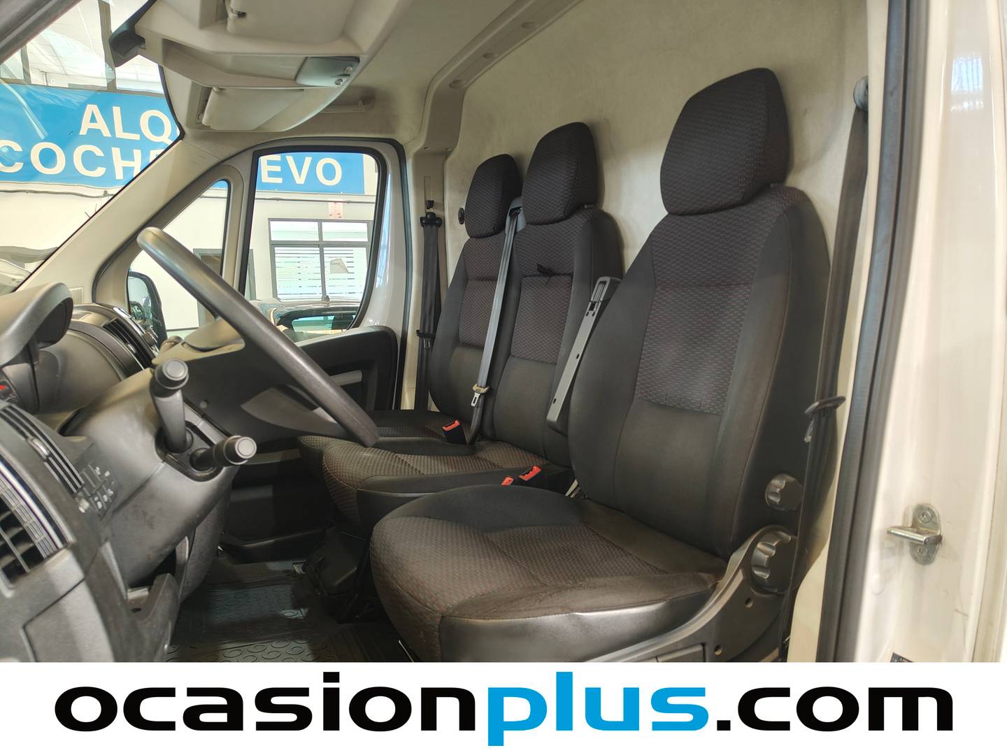 Foto asientos delanteros Peugeot Boxer Peugeot Boxer BlueHDi 140 S&S Pack 335 L2H2 (140 CV)