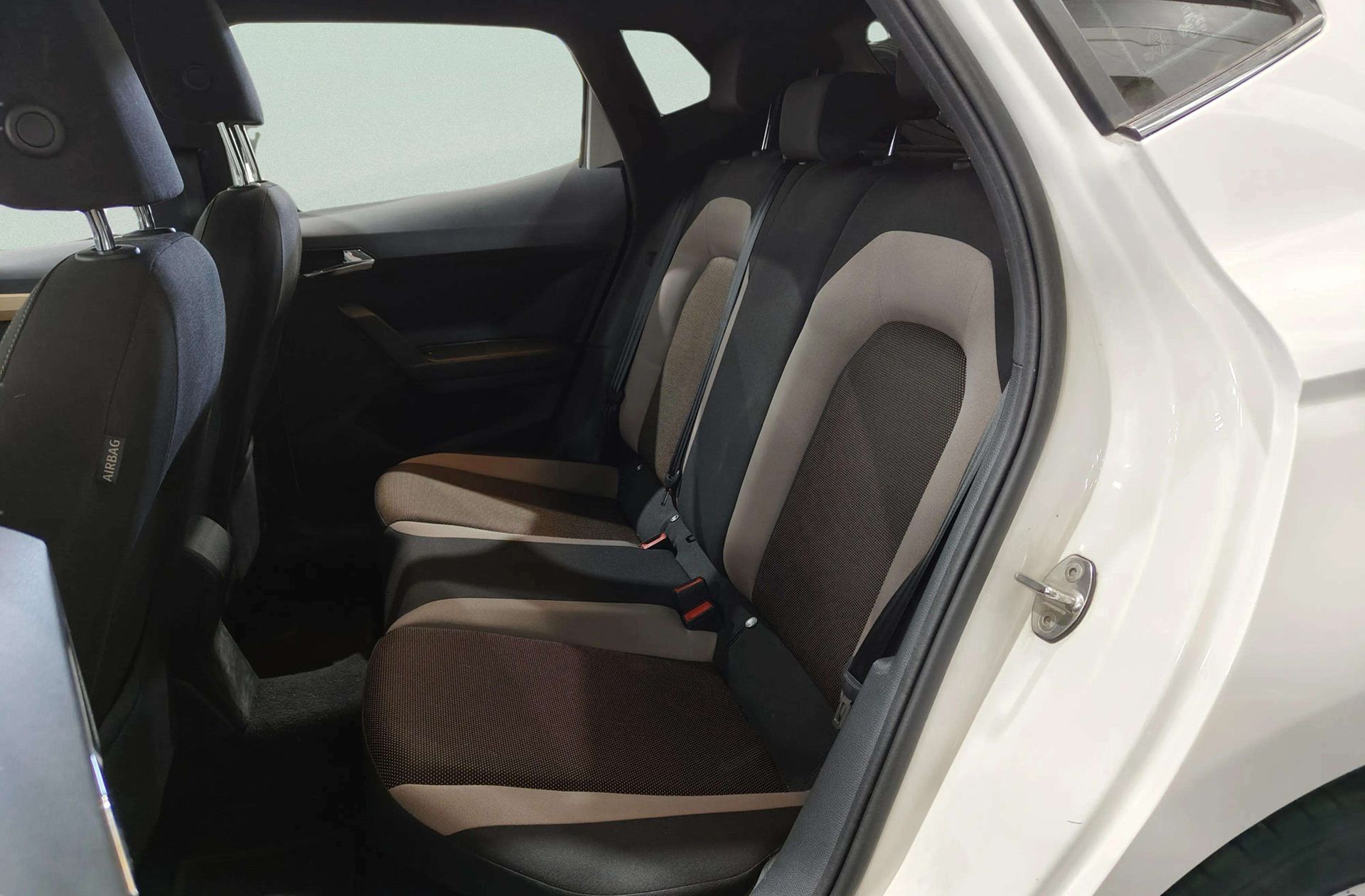 SEAT Ibiza 1.6 TDI Xcellence Plus - foto 12