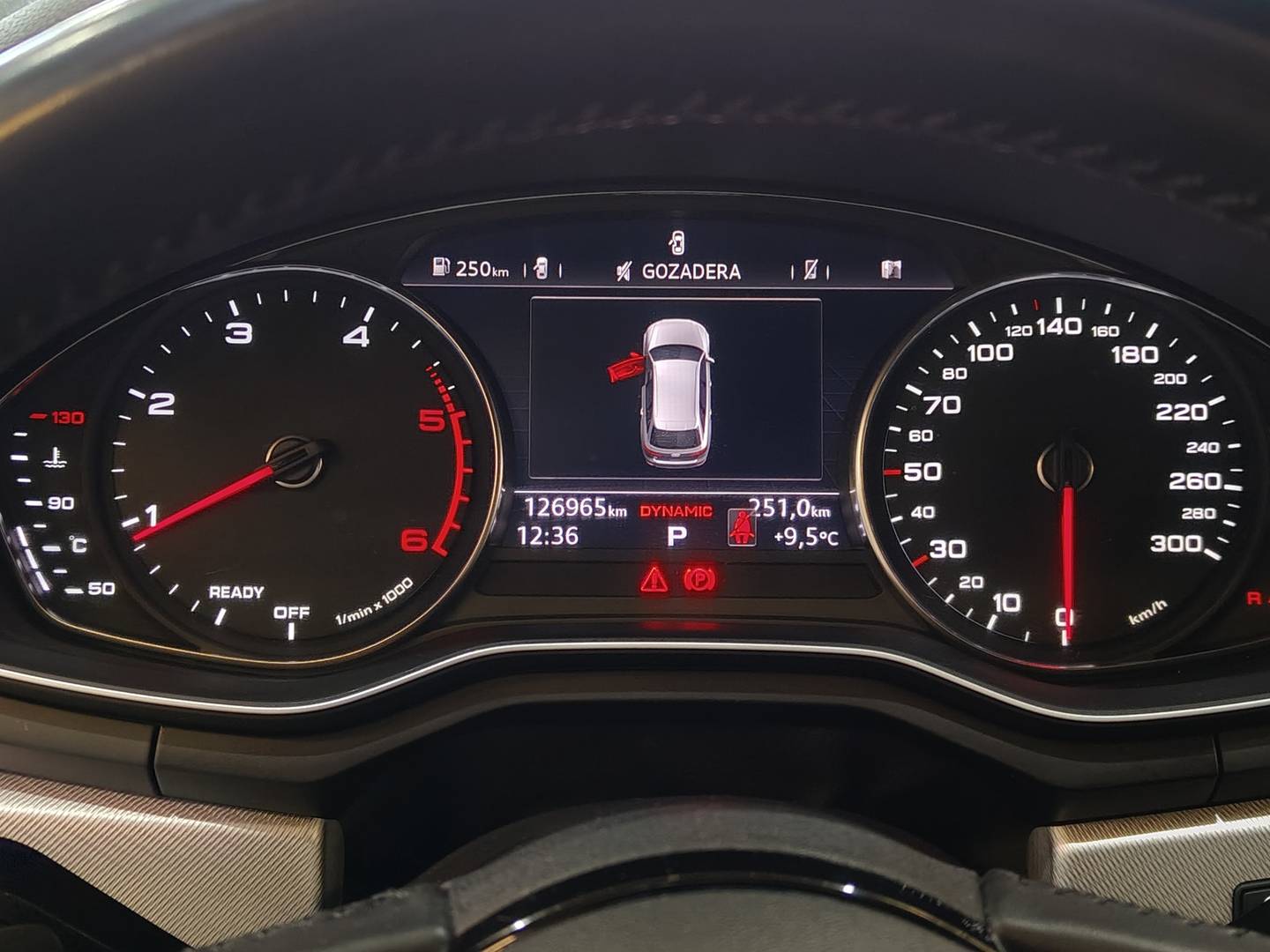 Foto Audi A4 Audi A4 Avant Black line edition 2.0 TDI (150 CV) S tronic