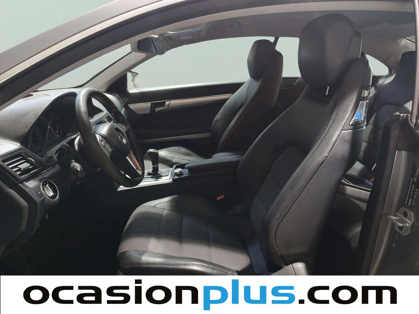 Foto asientos delanteros Mercedes Clase E Mercedes Clase E 200 CGI Coupé Blue Efficiency Elegance (184 CV)