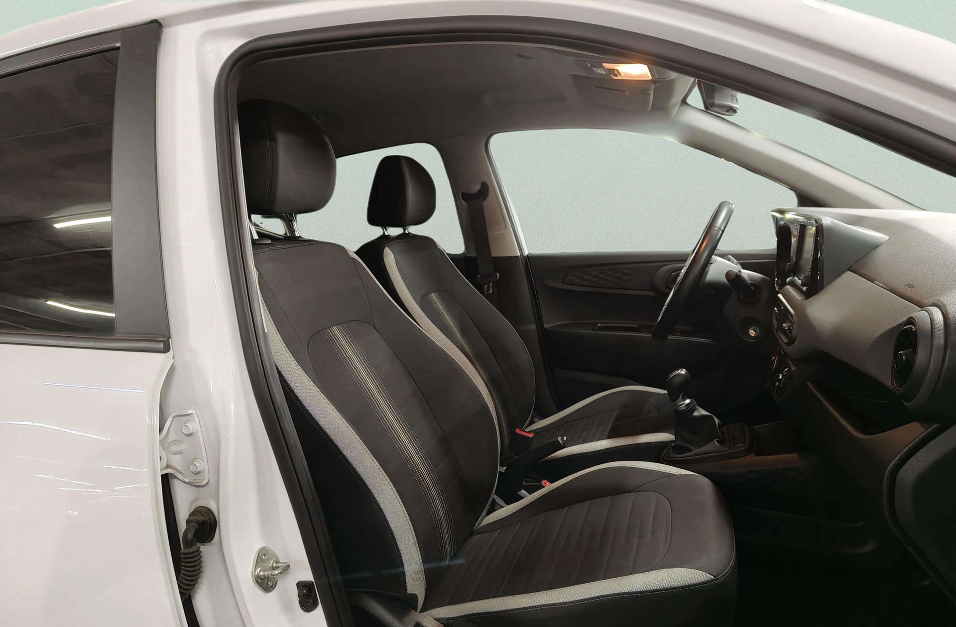 Hyundai i10 1.0 Klass - foto 16