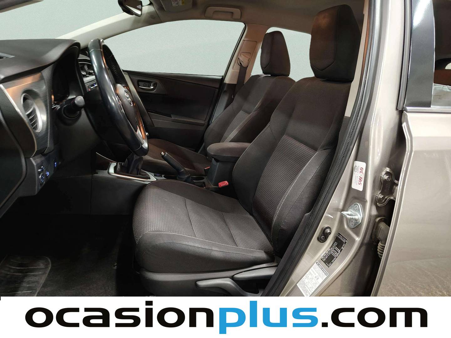 Foto asientos delanteros Toyota Auris Toyota Auris 120D Active (124 CV)