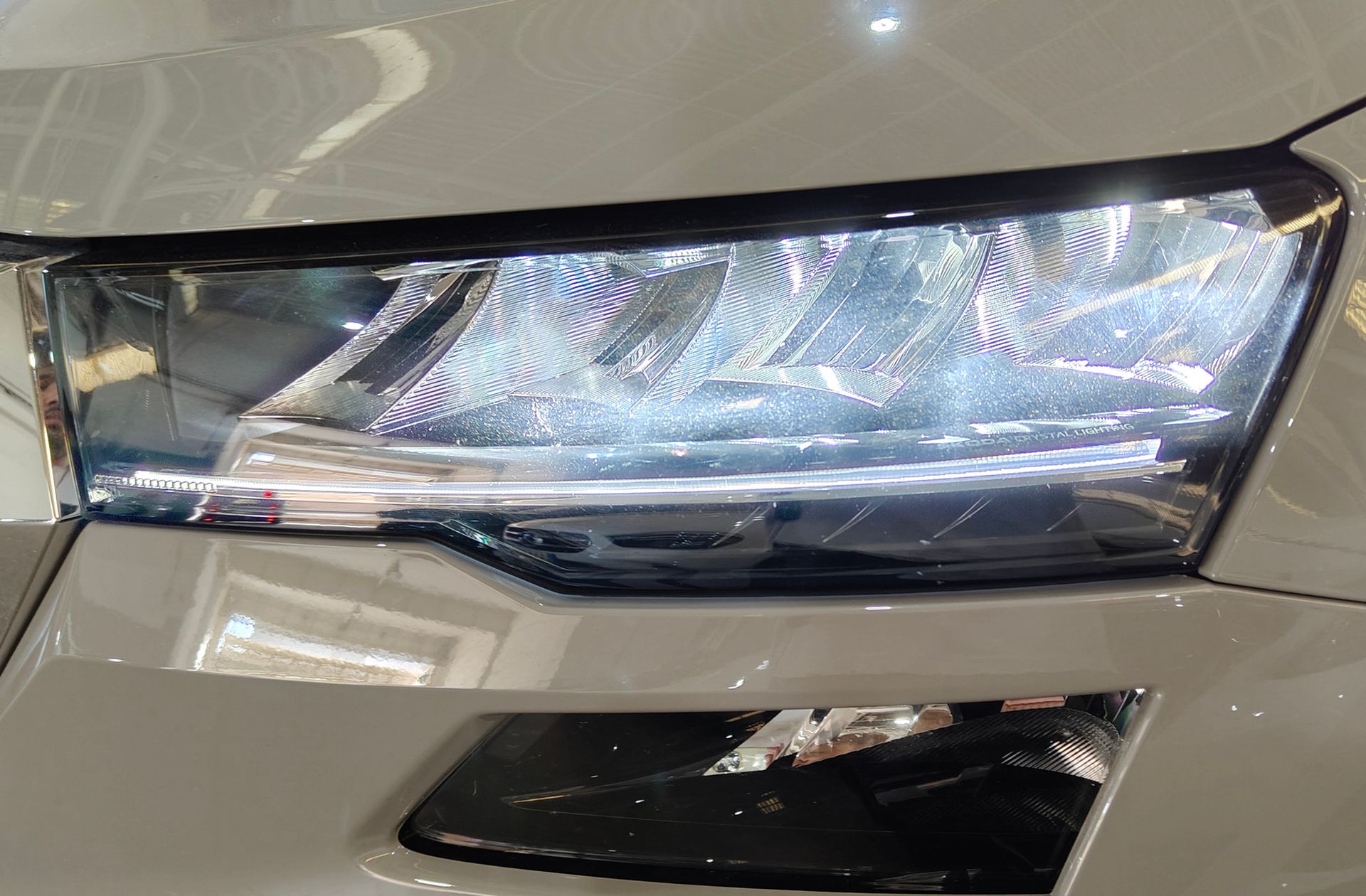 Škoda Karoq 1.5 TSI ACT Design DSG - foto 18
