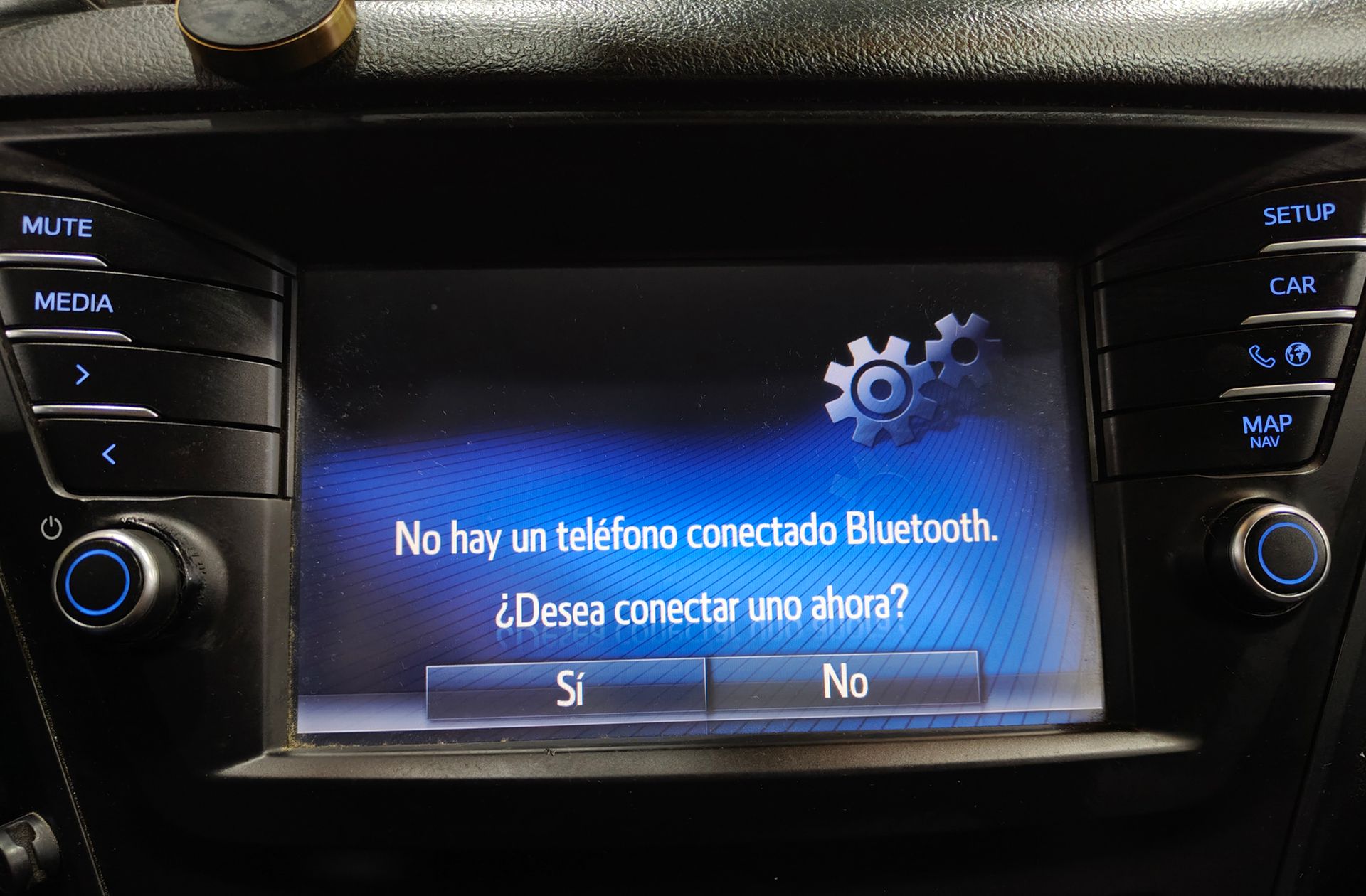 Toyota Avensis 150D Advance - foto 8