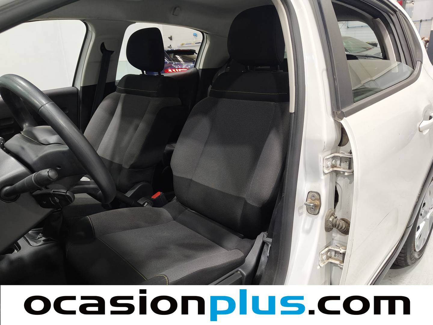 Foto asientos delanteros Citroën C3 Citroën C3 BlueHDi 100 S&S Feel (99 CV)