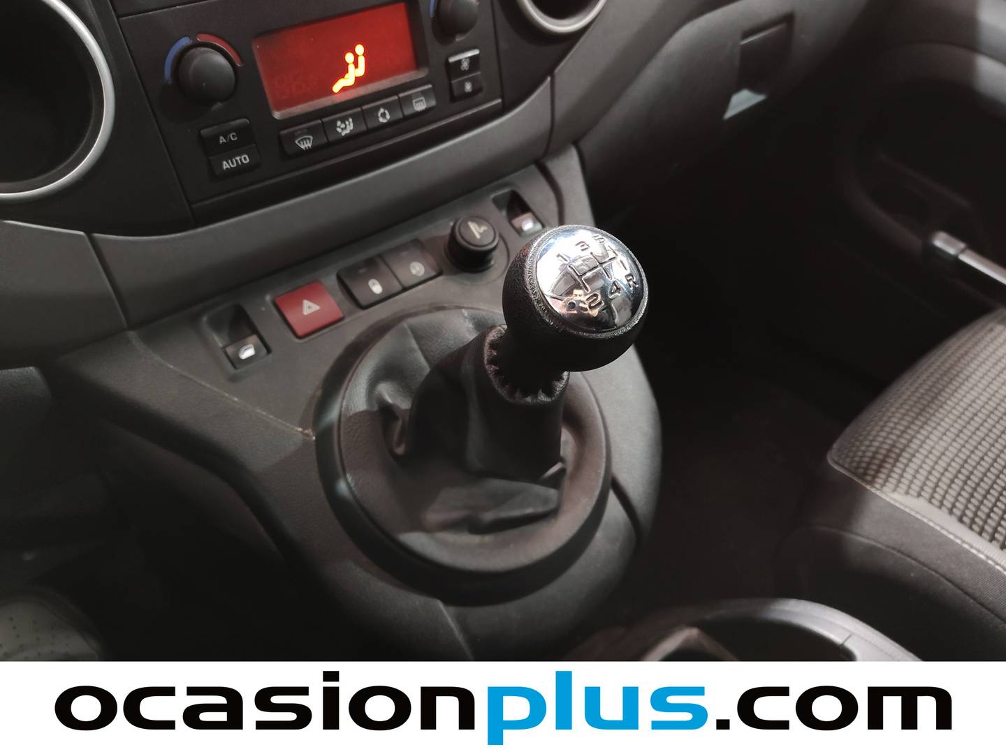 Foto Peugeot Partner Peugeot Partner Tepee BlueHDi 100 Adventure Edition (100 CV)