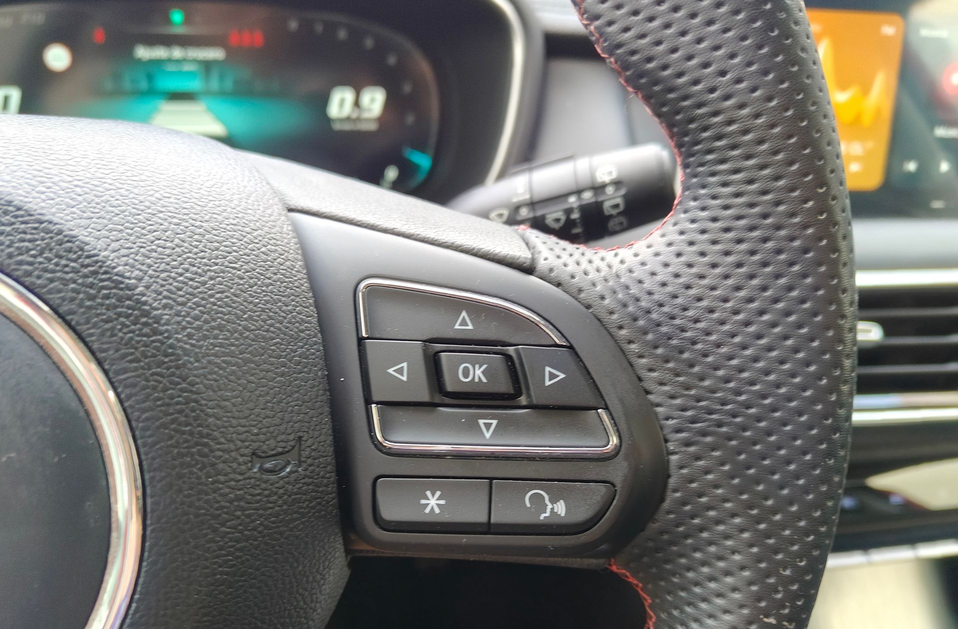 MG HS 1.5 Turbo GDI Luxury DCT - foto 31