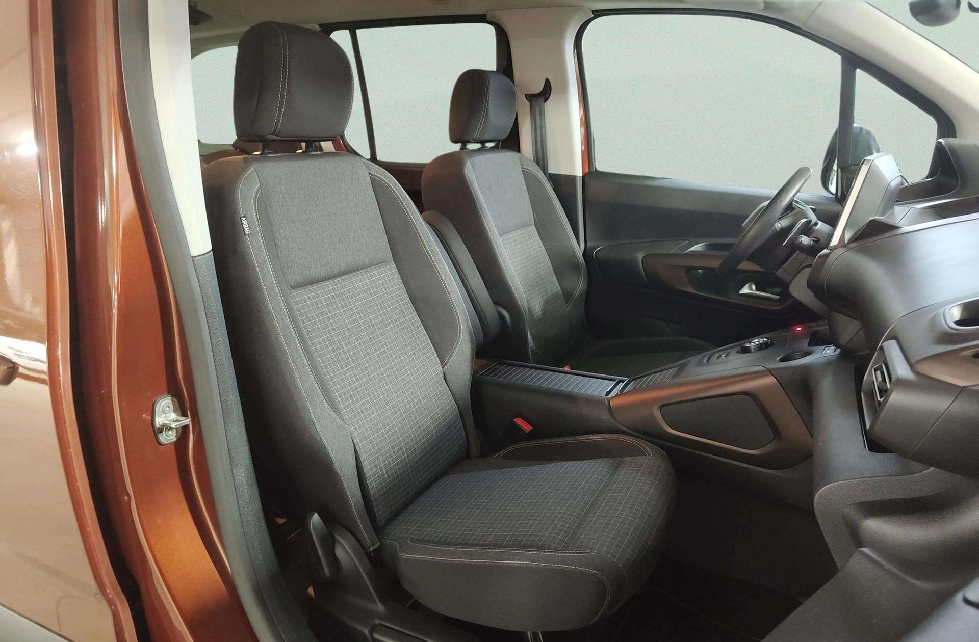 Peugeot Rifter GT Line Long PureTech EAT8 - foto 23