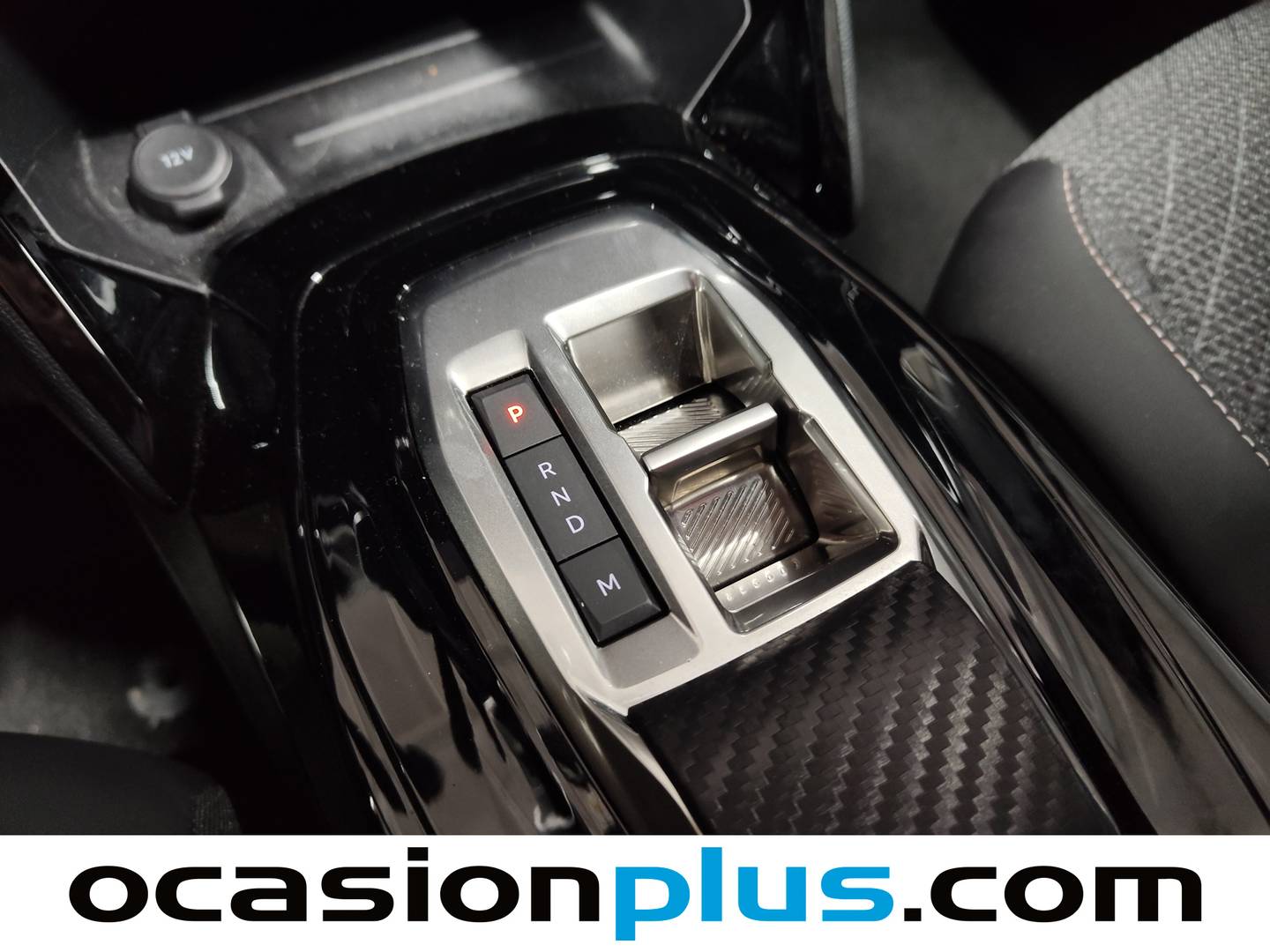 Foto Peugeot 2008 Peugeot 2008 Allure Hybrid eDCS6 (145 CV)