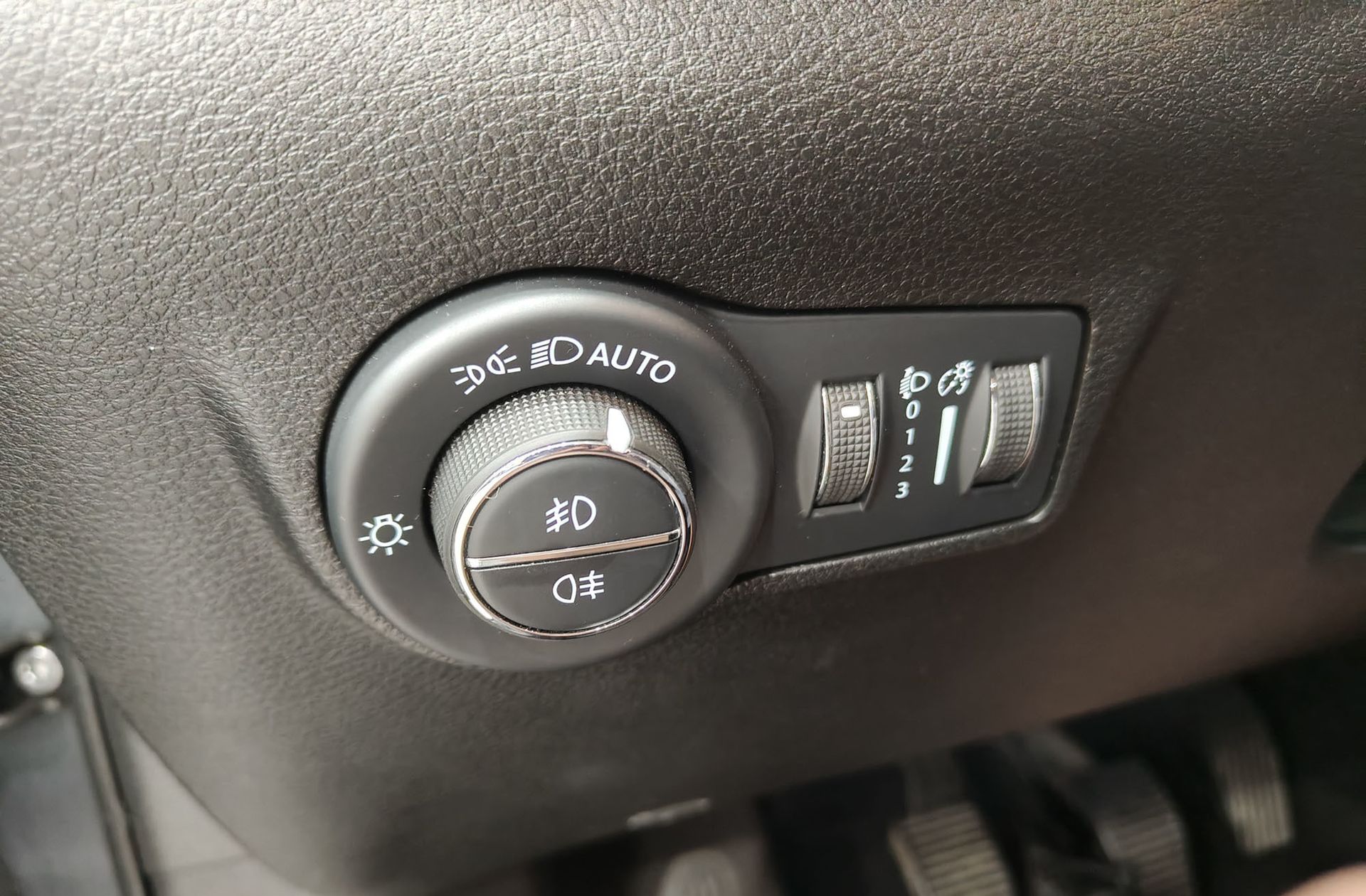 Jeep Compass 1.3 Gse Night Eagle FWD - foto 21