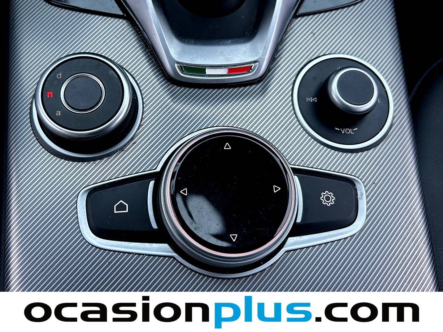 Foto Alfa Romeo Stelvio Alfa Romeo Stelvio 2.0 Gasolina Sprint Q4 Auto (200 CV)