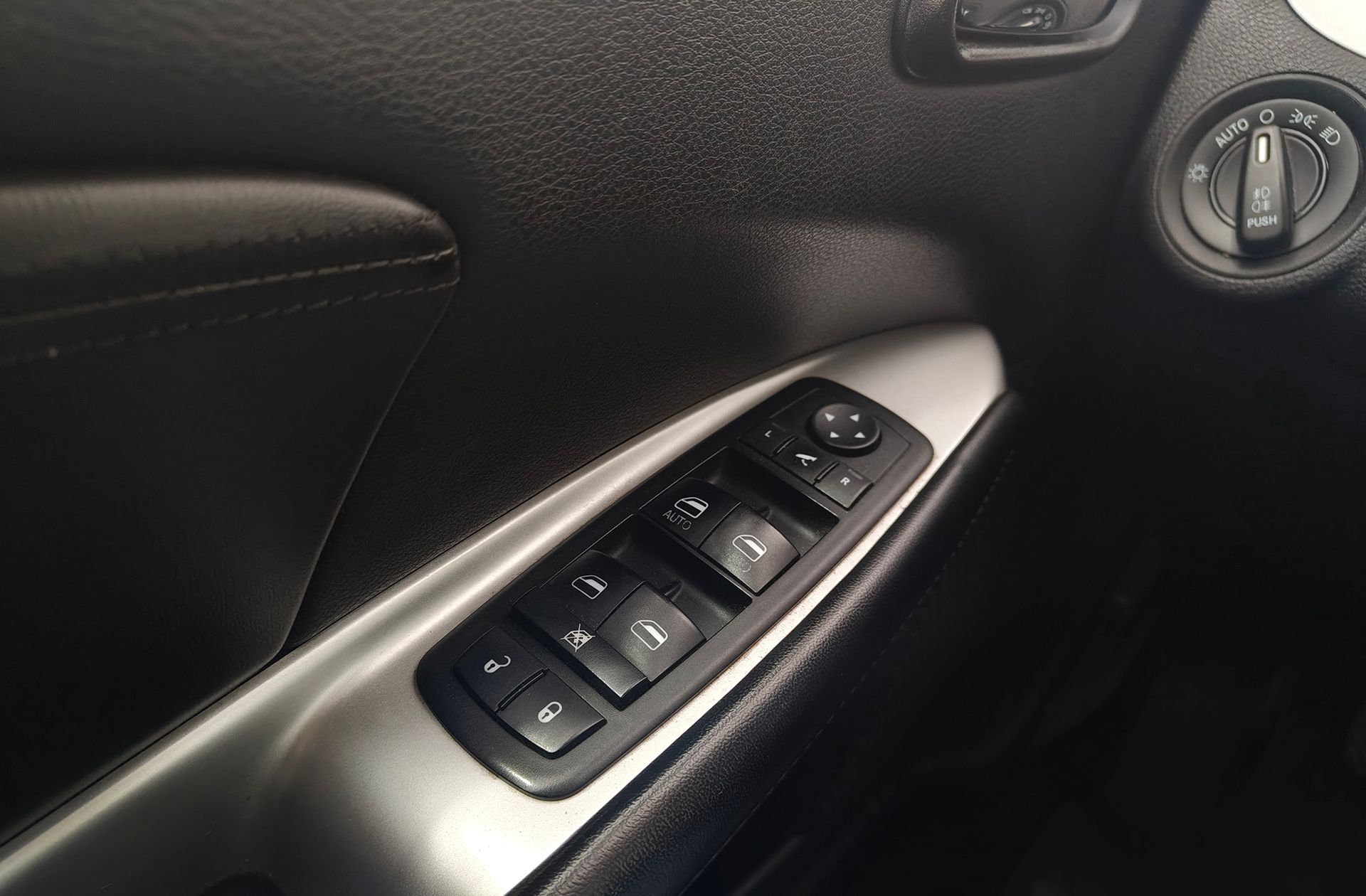 Fiat Freemont 2.0 16v Diesel Urban 7 plazas - foto 32