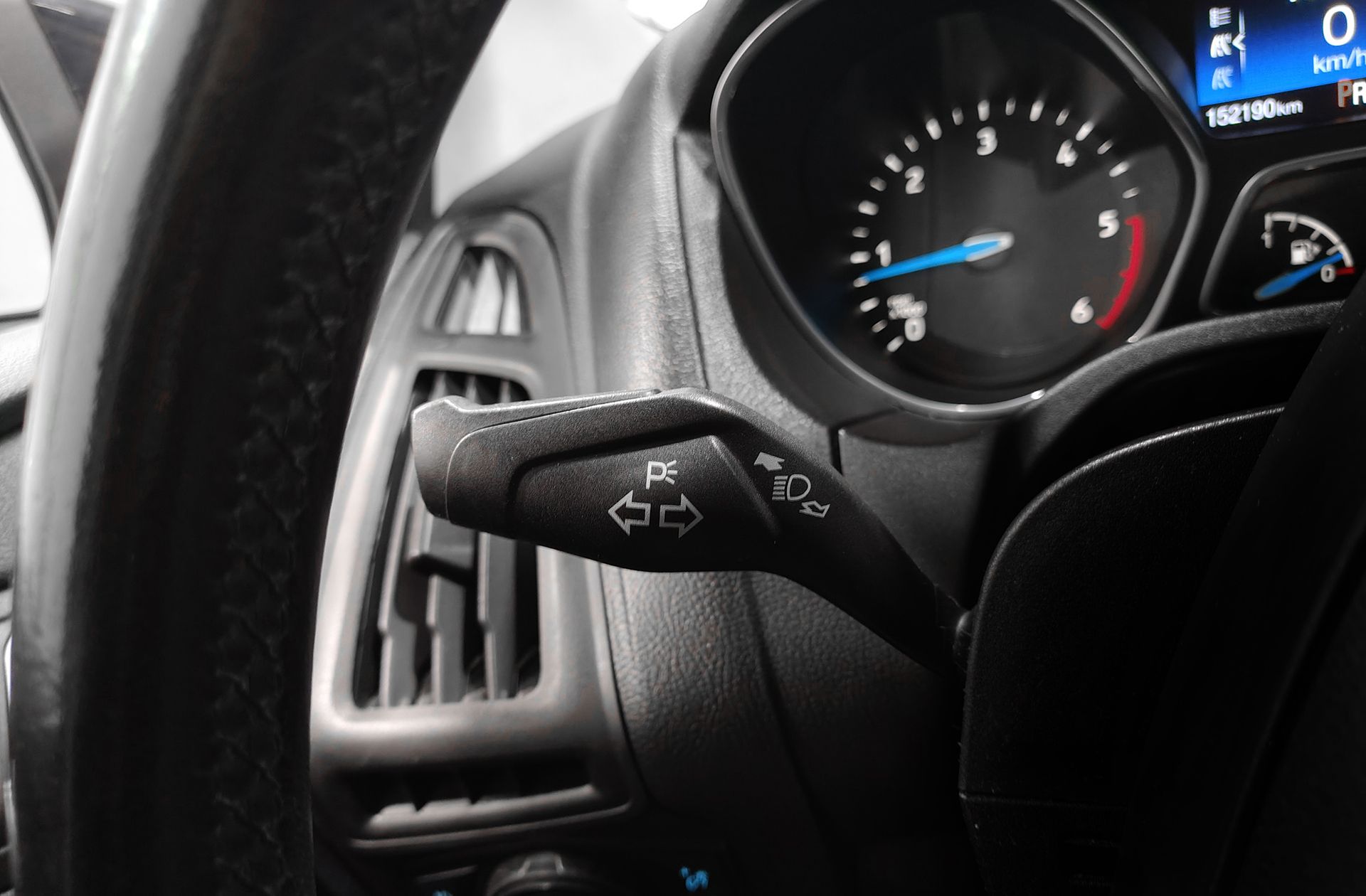 Ford Focus 1.5 TDCi Trend+ Powershift - foto 23