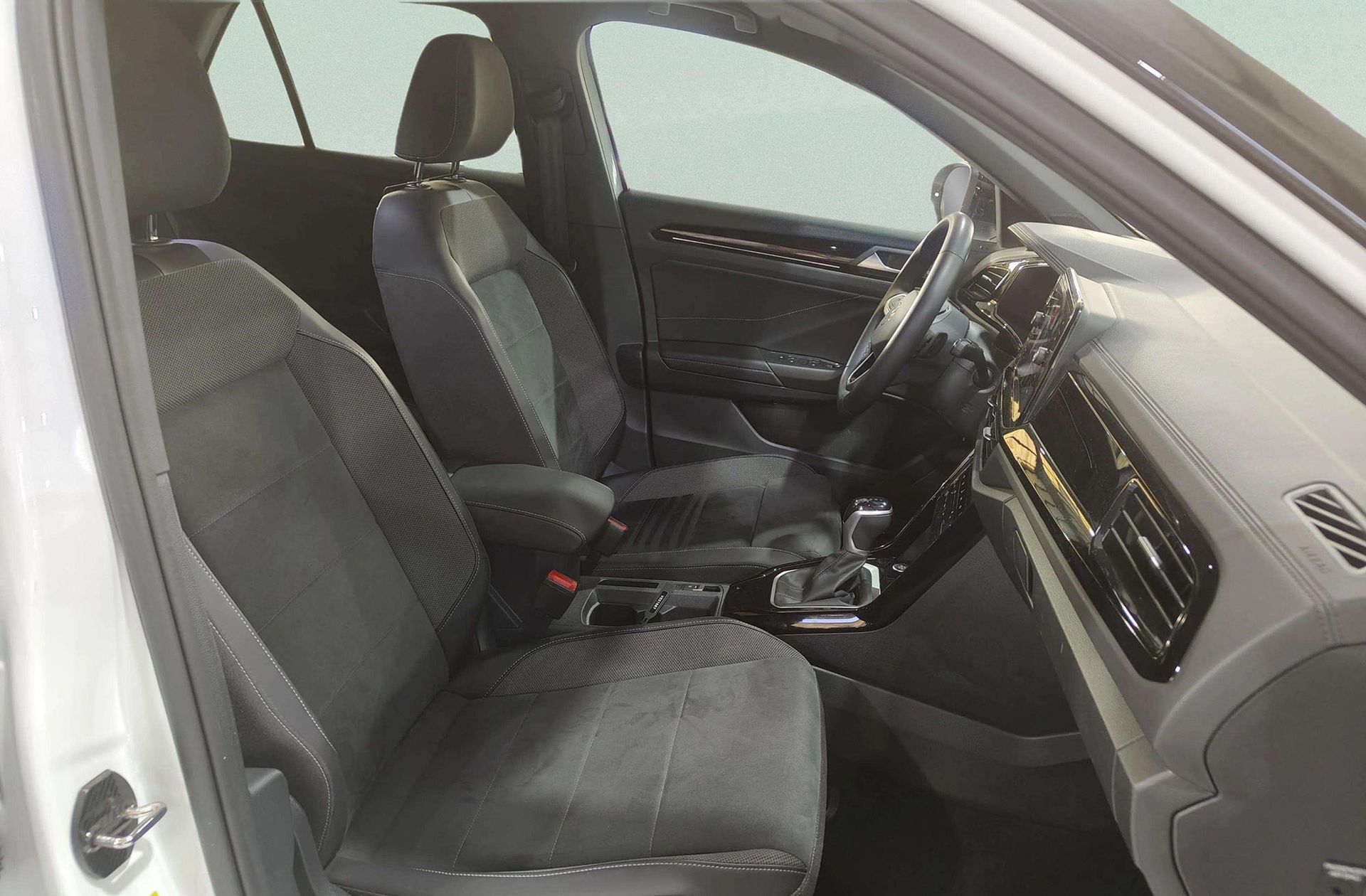Volkswagen T-Roc Dark Line 1.5 TSI DSG - foto 21