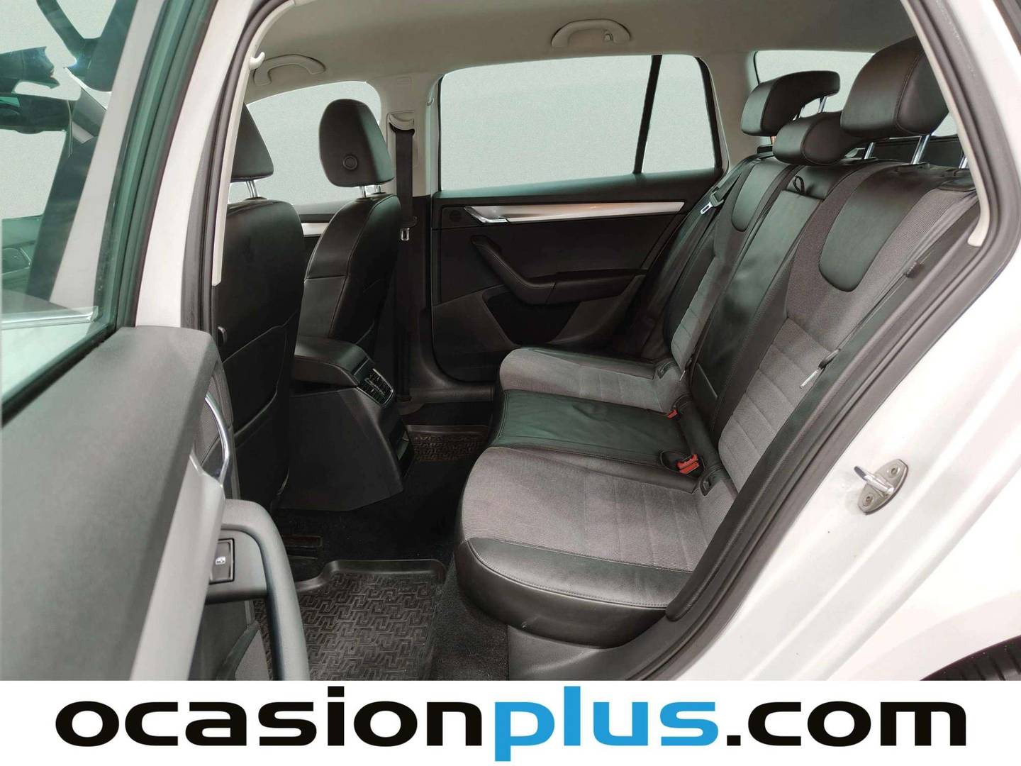 Foto asientos traseros Skoda Octavia Skoda Octavia Combi 2.0 TDI CR Style DSG (150 CV)