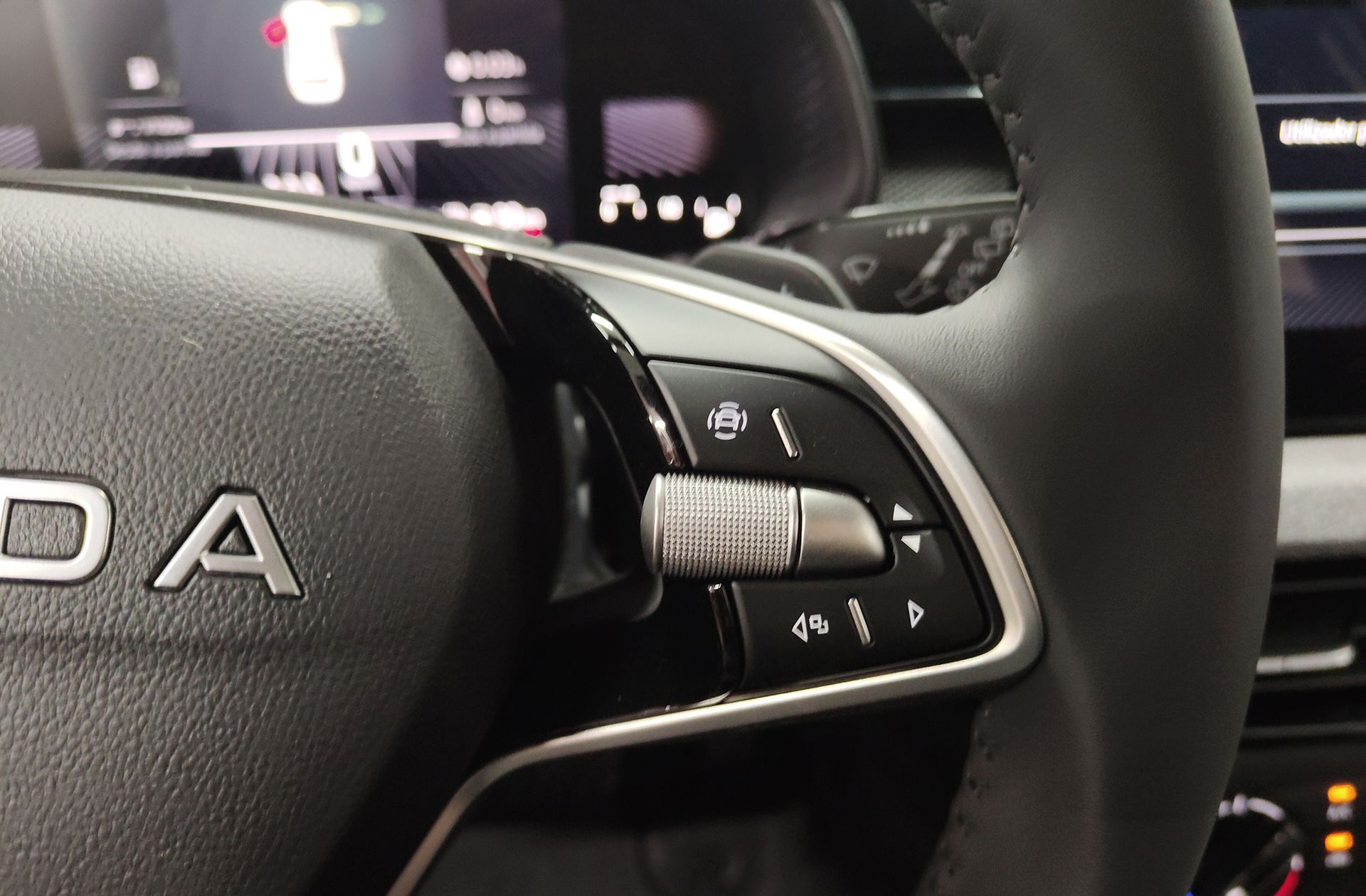 Škoda Kamiq 1.0 TSI Selection DSG - foto 28