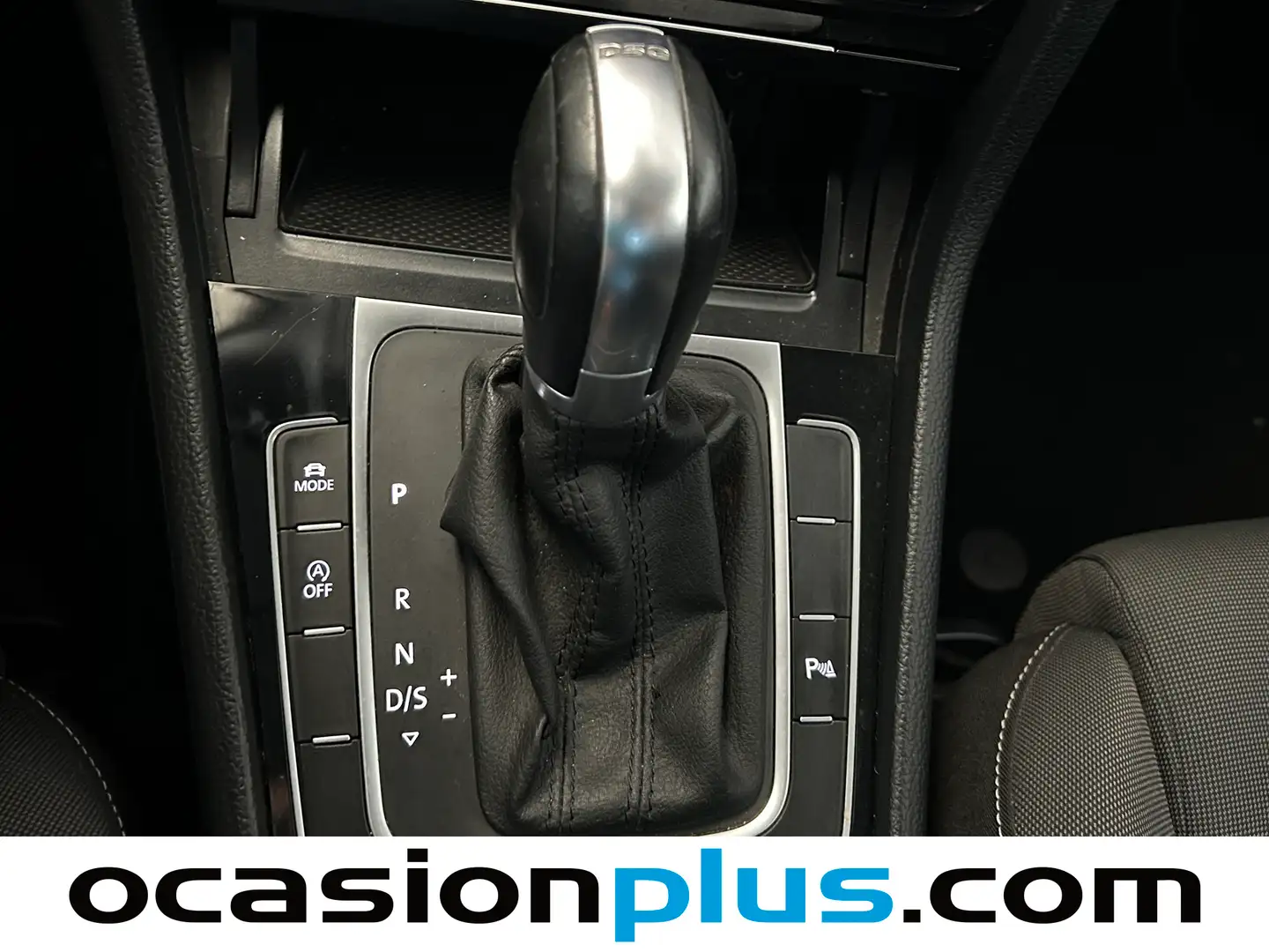 Foto Volkswagen Golf Volkswagen Golf Sport 1.4 TSI BMT 140 ACT Tech (140 CV) DSG Pack R-Line