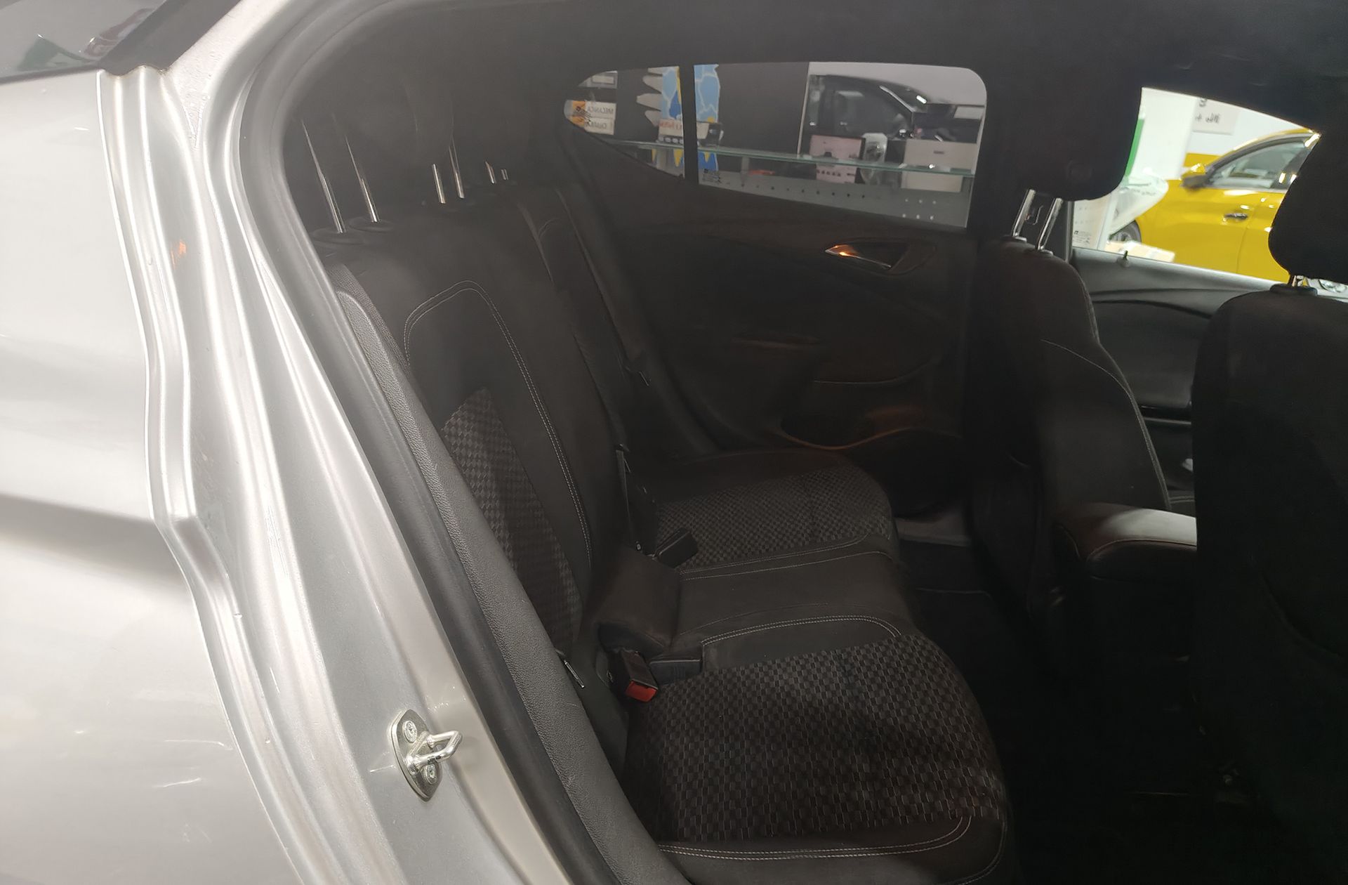 Opel Astra 1.6 CDTi Dynamic - foto 13