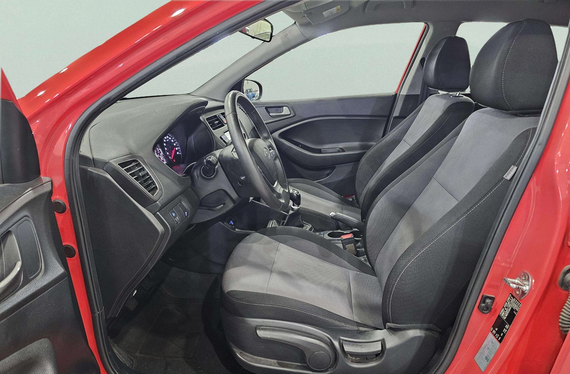 Hyundai i20 1.2 MPI Essence LE - foto 10