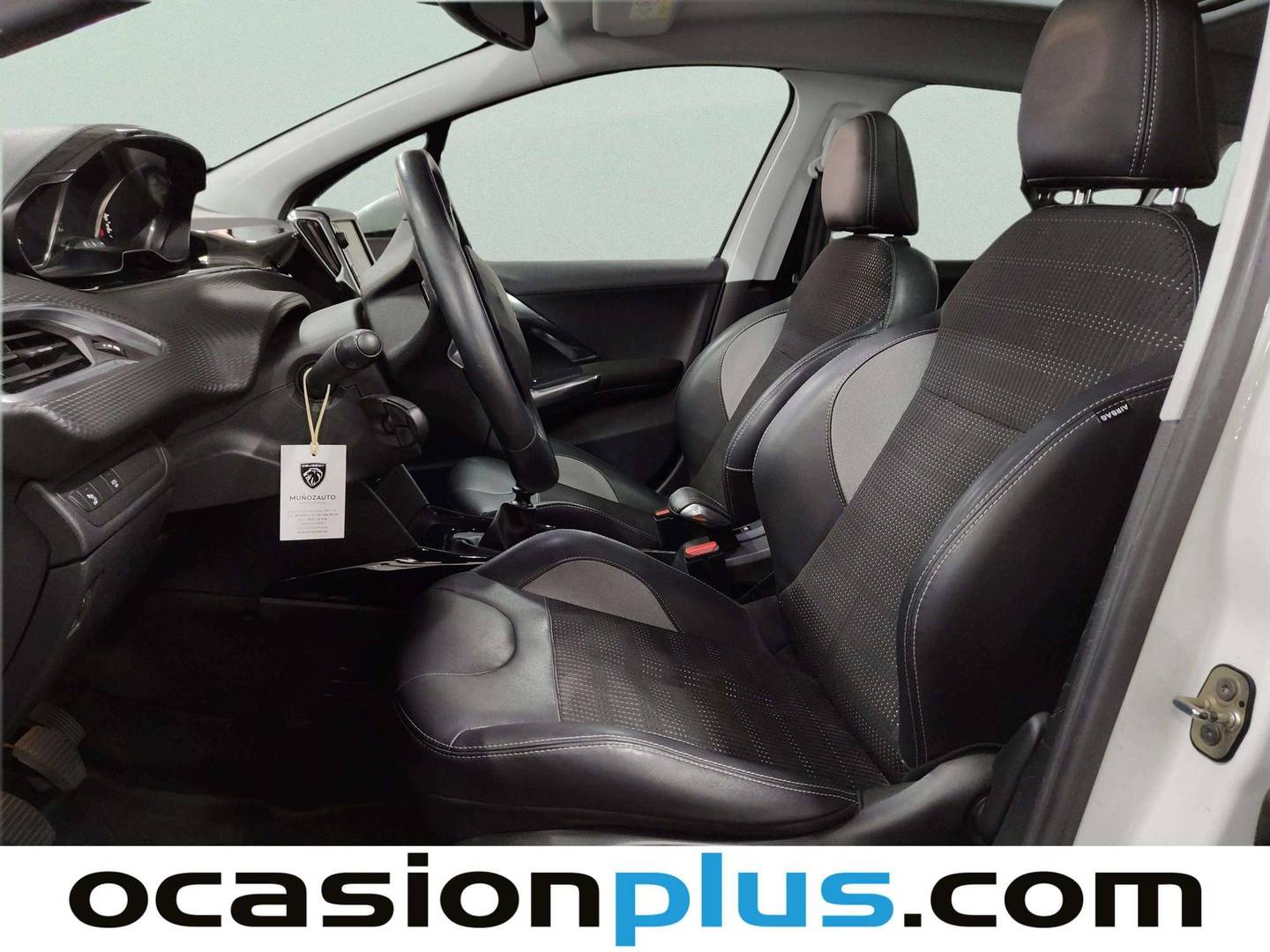 Foto asientos delanteros Peugeot 2008 Peugeot 2008 BlueHDi 120 S&S Allure (120 CV)