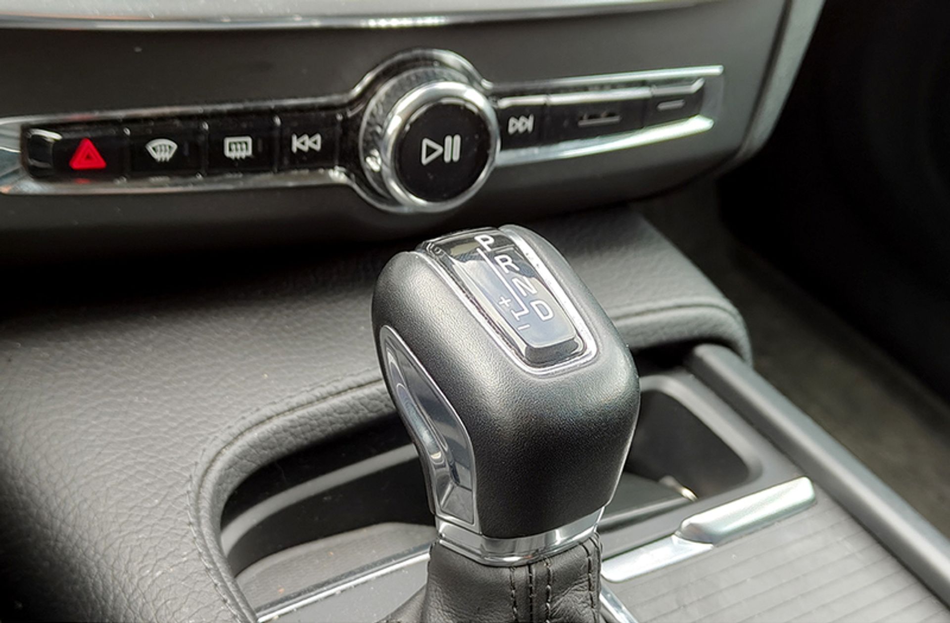 Volvo V90 D4 Momentum - foto 5