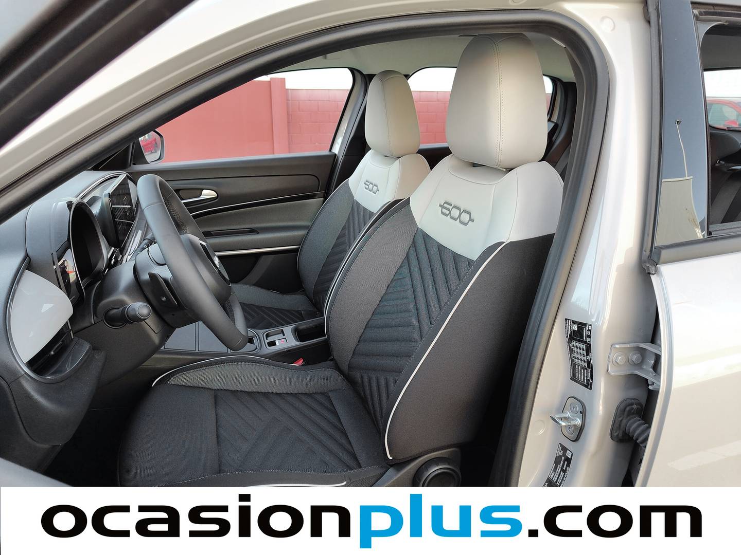 Foto asientos delanteros Fiat 600 Fiat 600 1.2 MHEV Icon DDCT (110 CV)