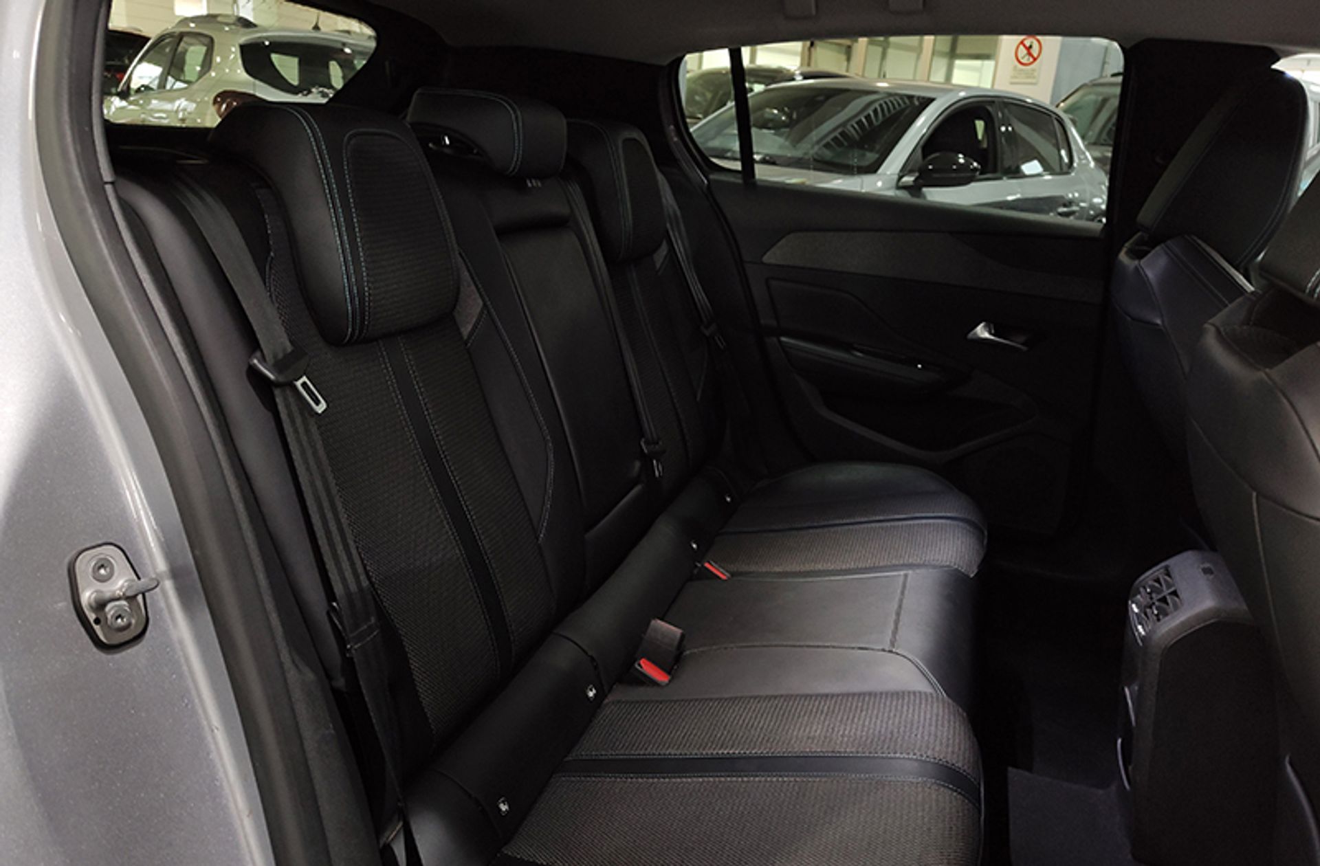 Peugeot 308 BlueHDi 130 Allure - foto 18