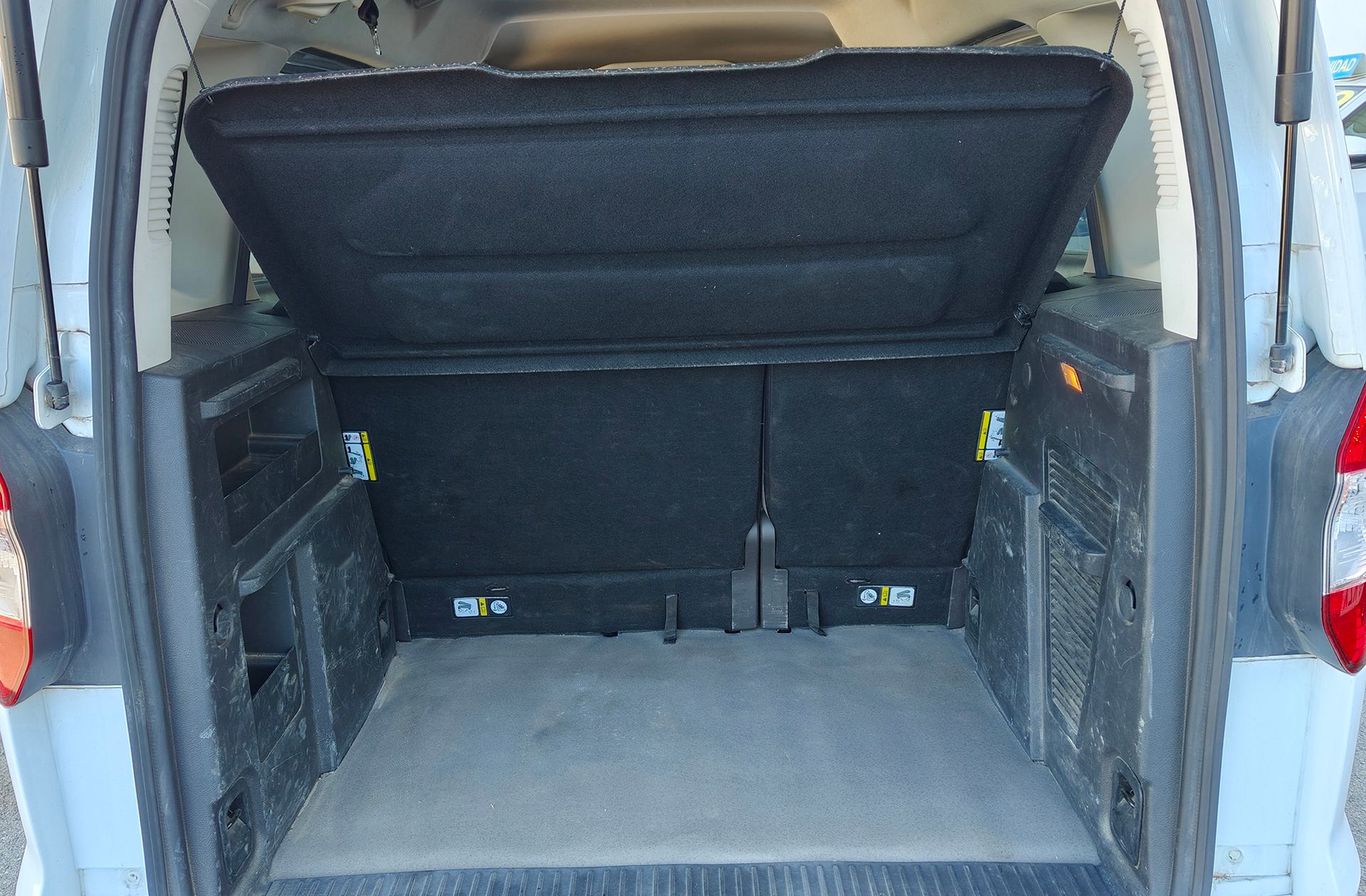 Ford Tourneo Courier 1.0 EcoBoost Titanium - foto 15