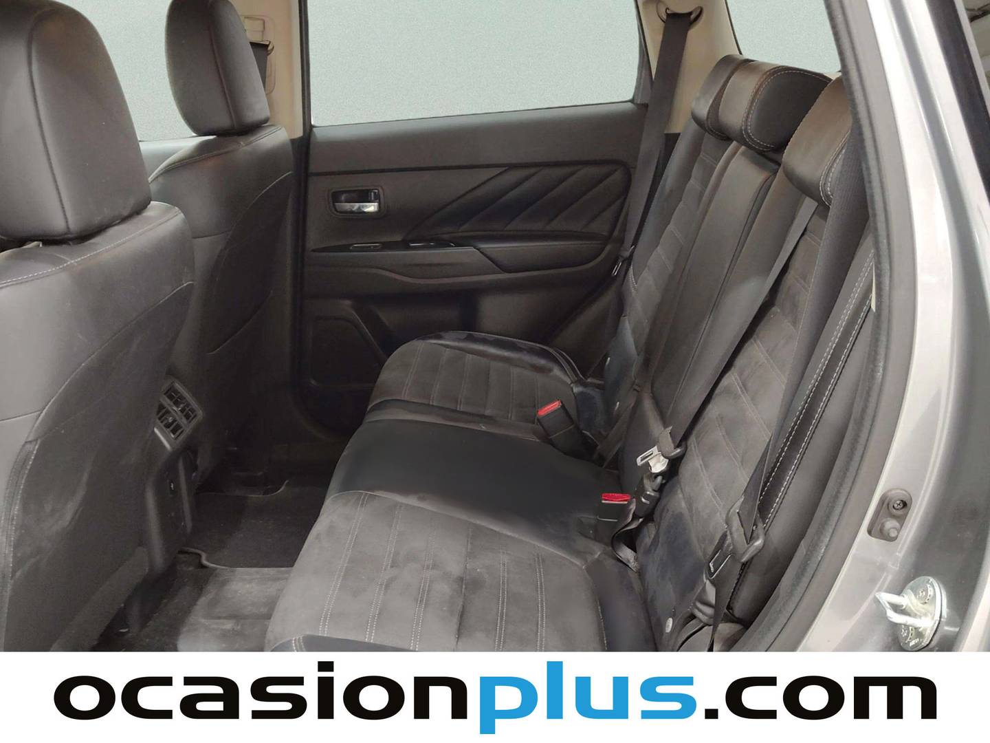 Foto asientos traseros Mitsubishi Outlander Mitsubishi Outlander 2.4 PHEV Motion 4WD Auto (224 CV)