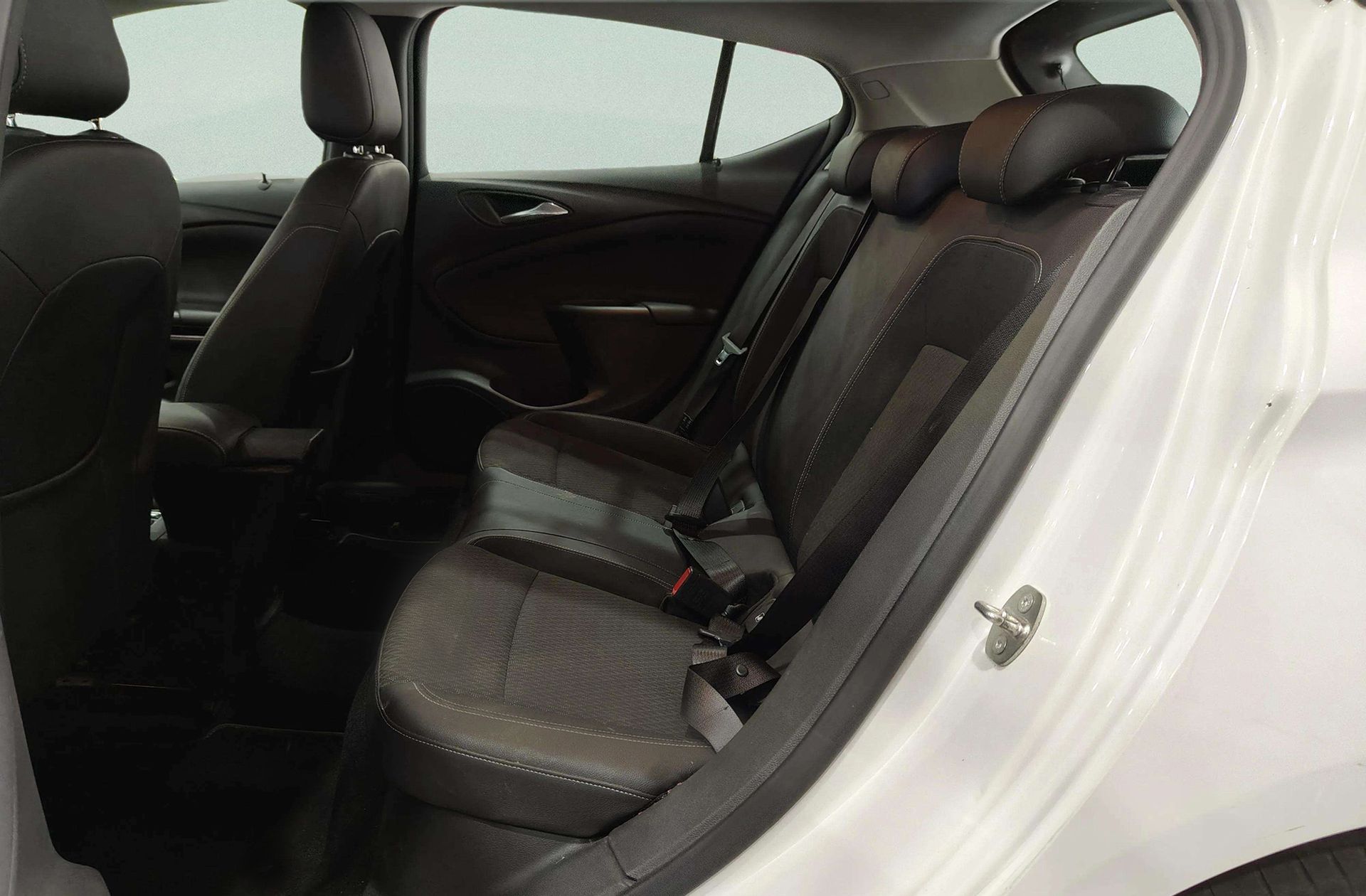 Opel Astra 1.4 Turbo Excellence - foto 12