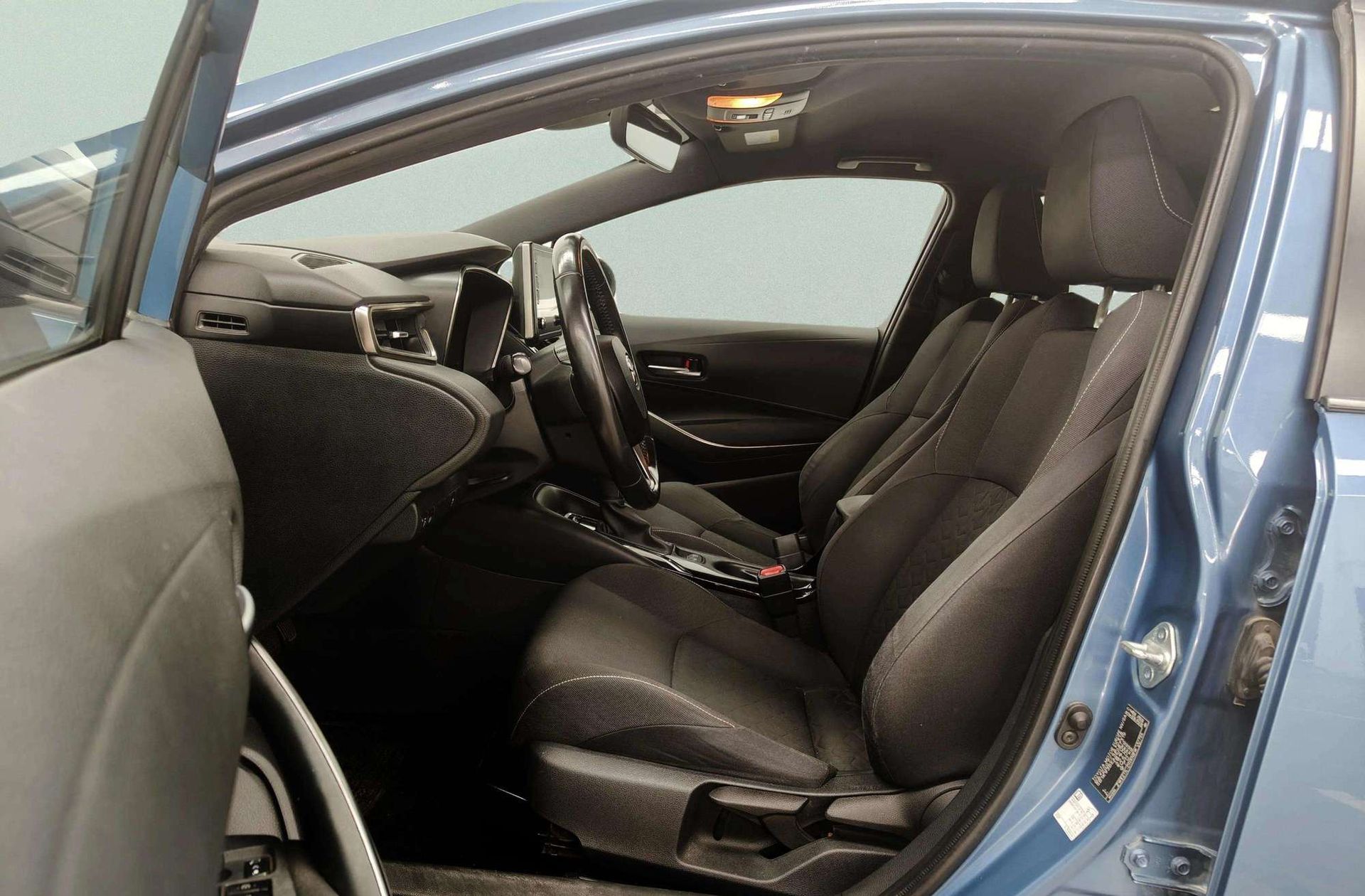 Toyota Corolla 1.8 125 Híbrido Active Tech E-CVT - foto 11
